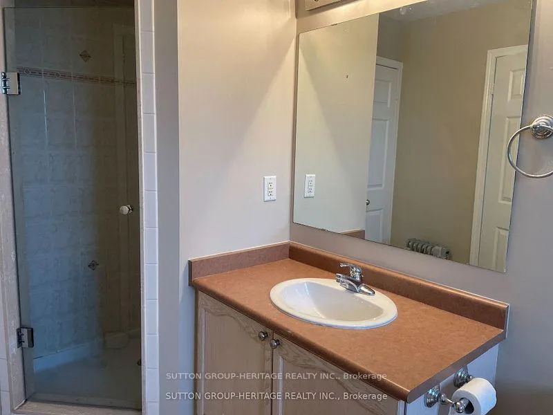 Photo 18 of 39 Crockett Place, Clarington, Bowmanville — HOMEH