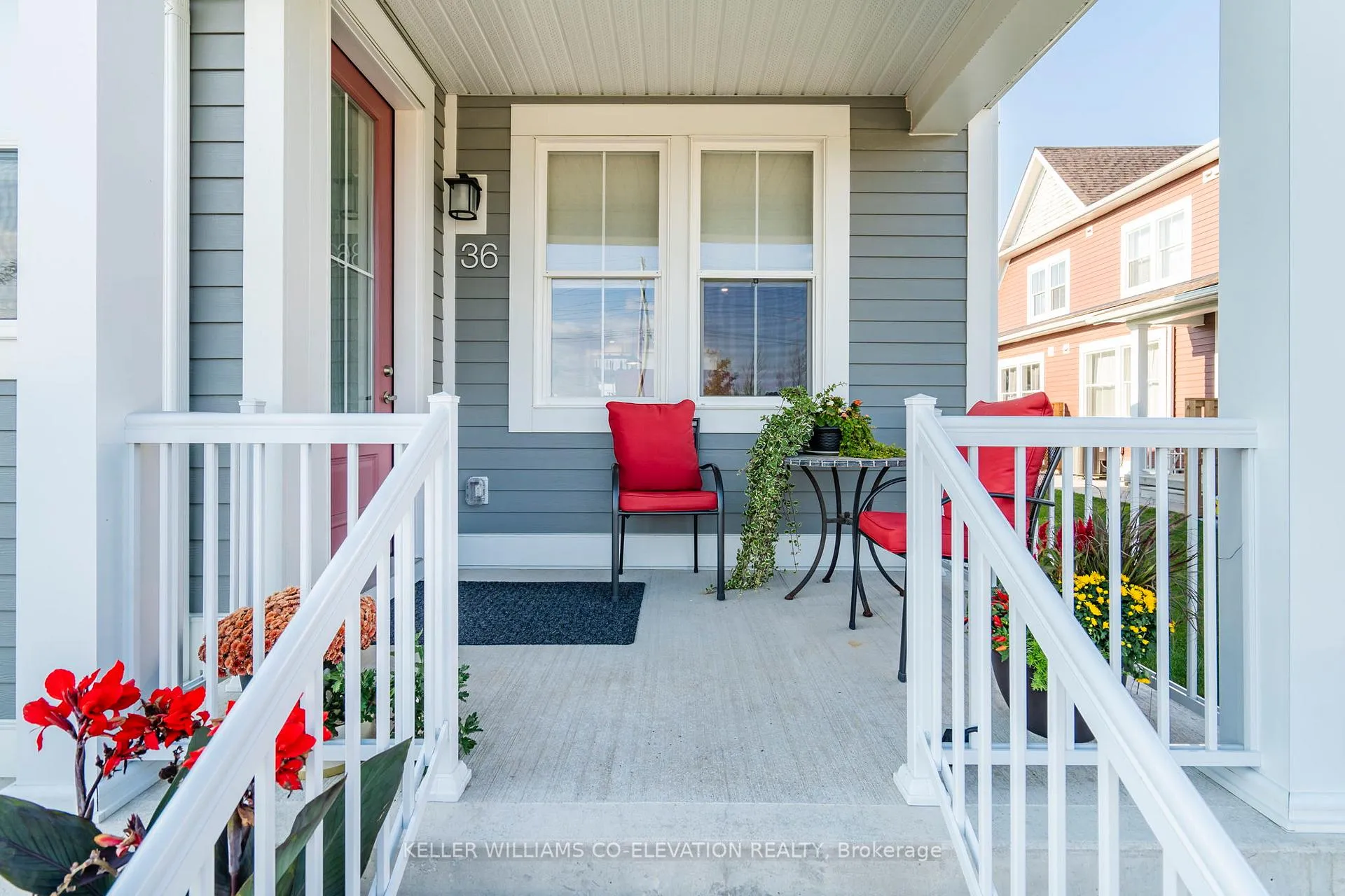 Photo 3 of 36 Danielle Crescent, Midland — HOMEH