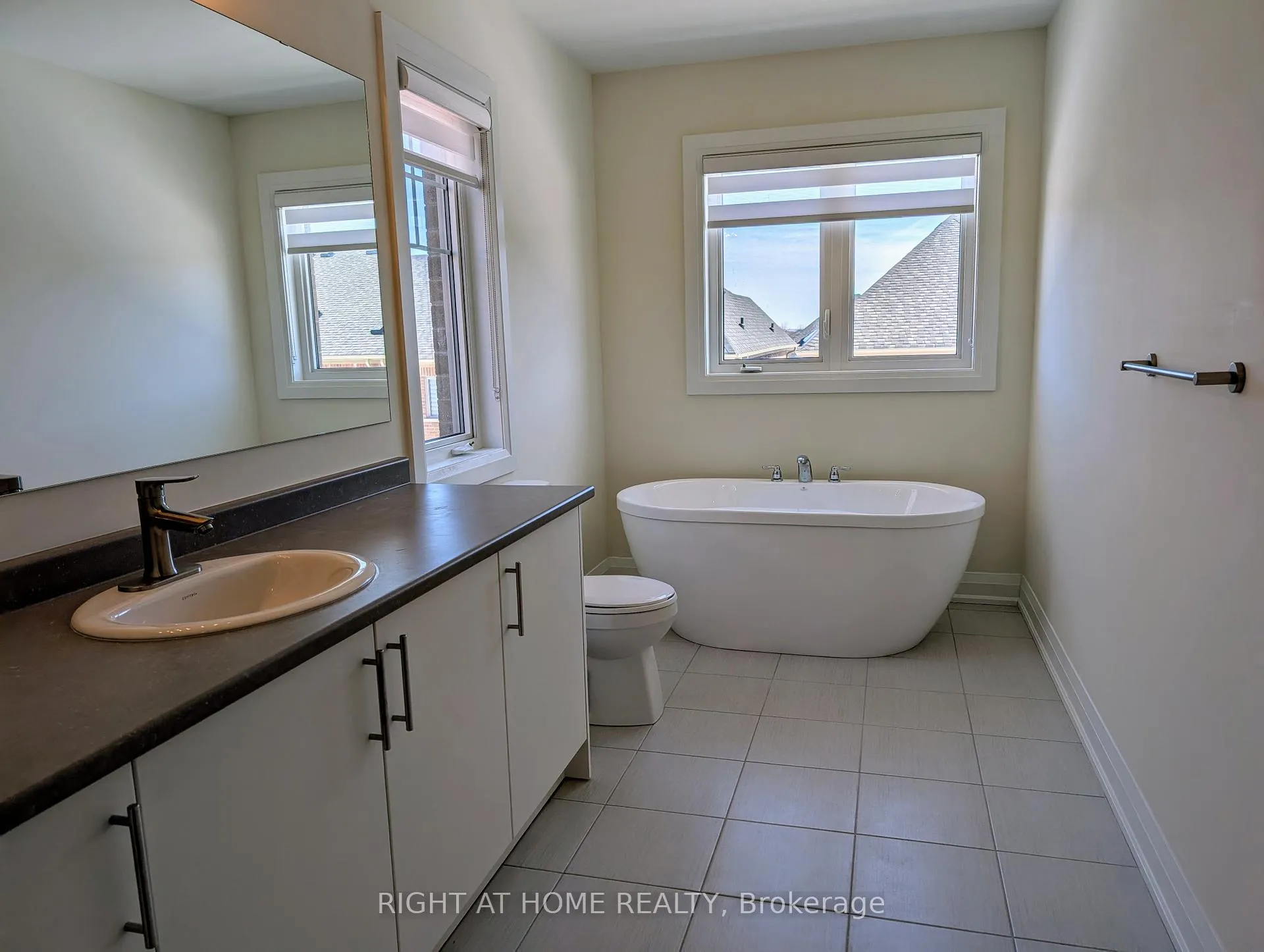 Photo 8 of 101 North Garden Boulevard N, Scugog, Port Perry — HOMEH