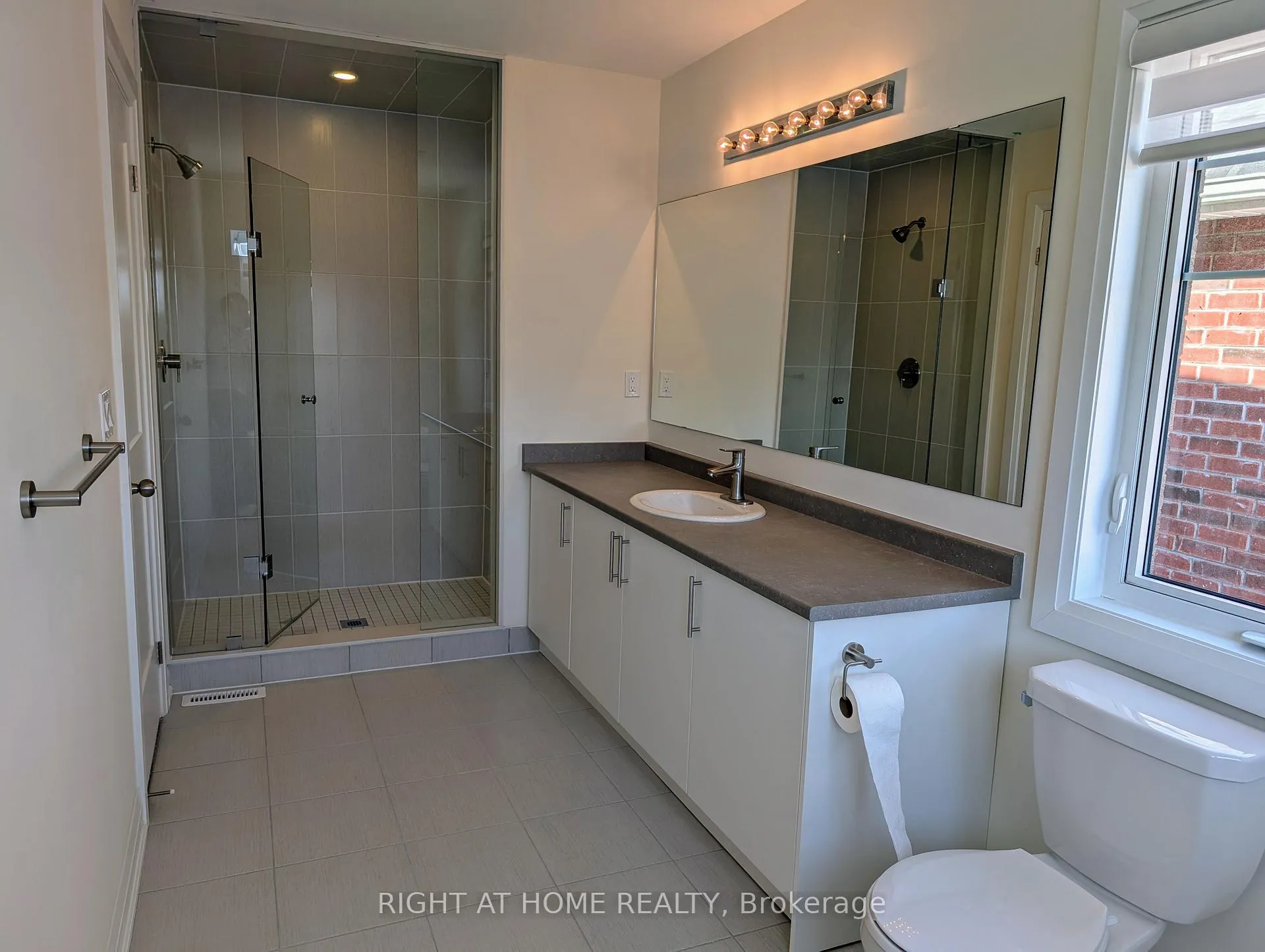 Photo 9 of 101 North Garden Boulevard N, Scugog, Port Perry — HOMEH