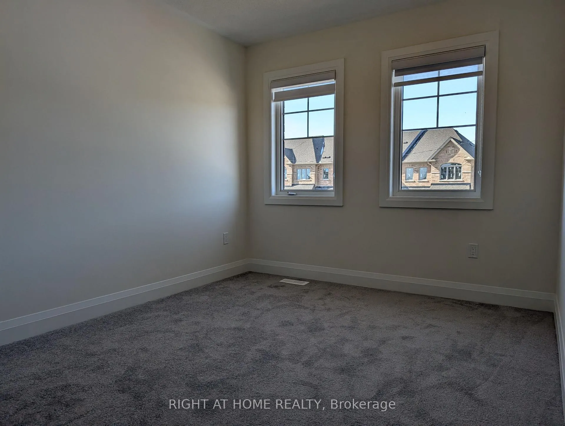 Photo 10 of 101 North Garden Boulevard N, Scugog, Port Perry — HOMEH