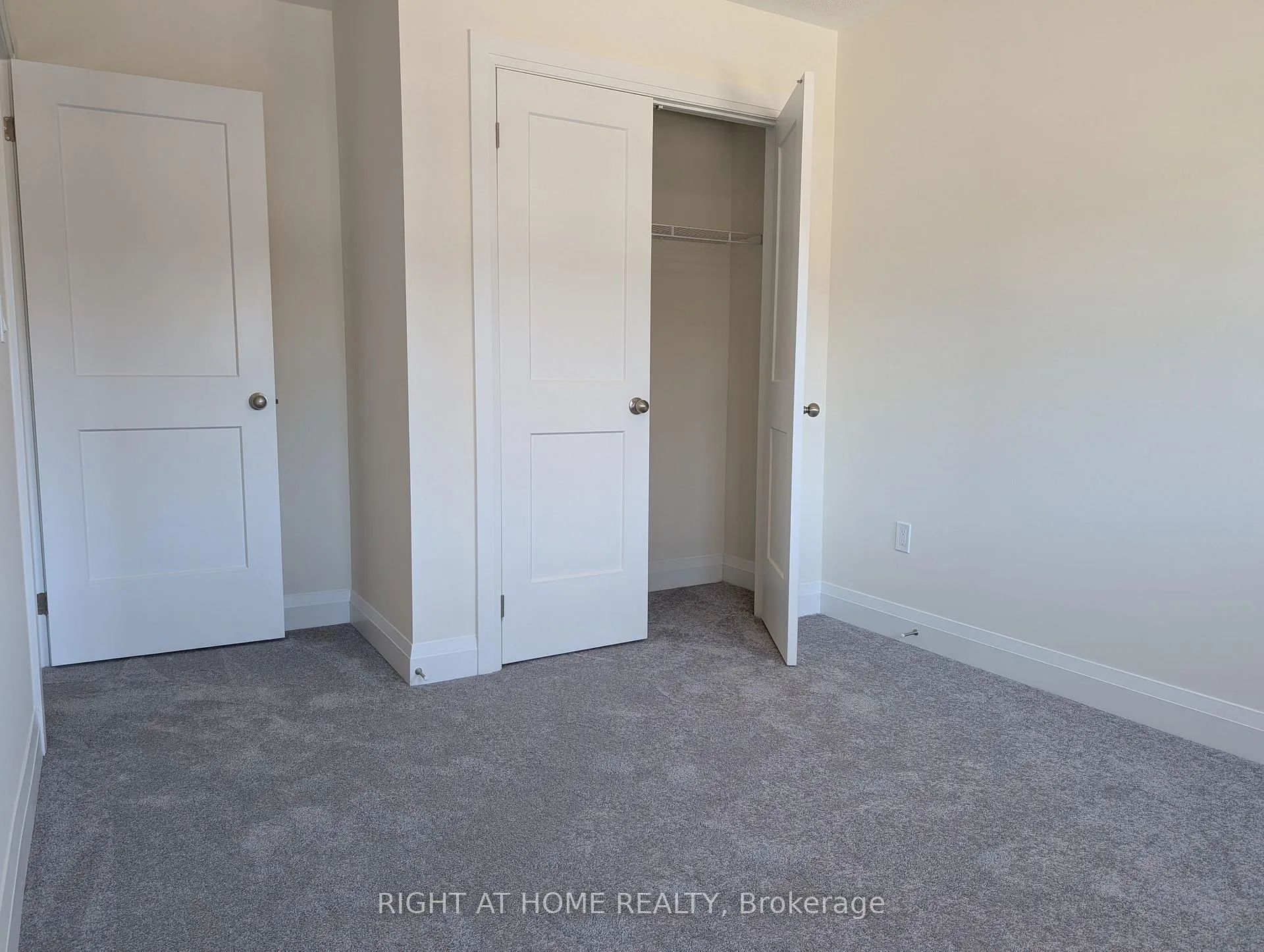 Photo 11 of 101 North Garden Boulevard N, Scugog, Port Perry — HOMEH