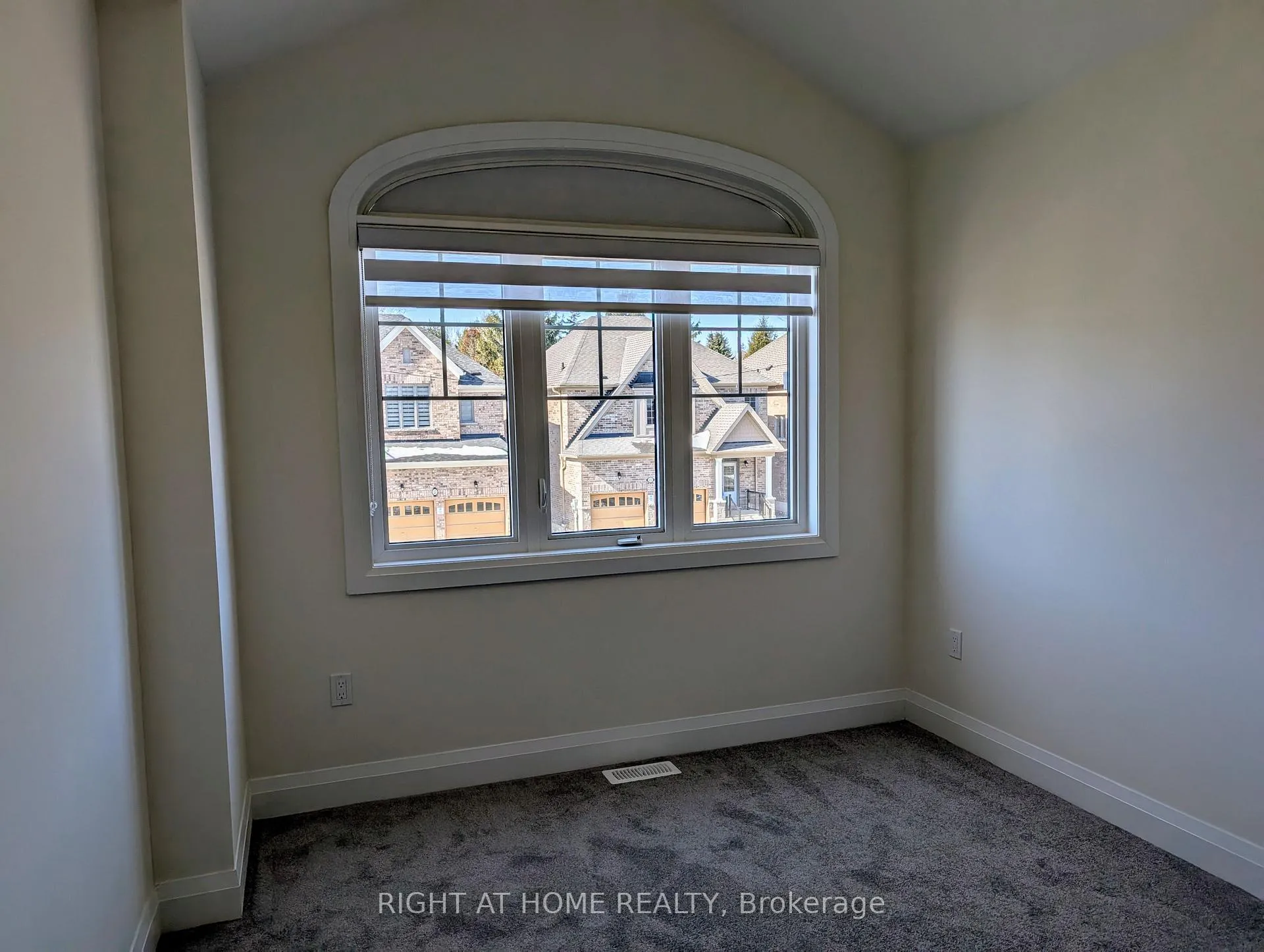 Photo 12 of 101 North Garden Boulevard N, Scugog, Port Perry — HOMEH