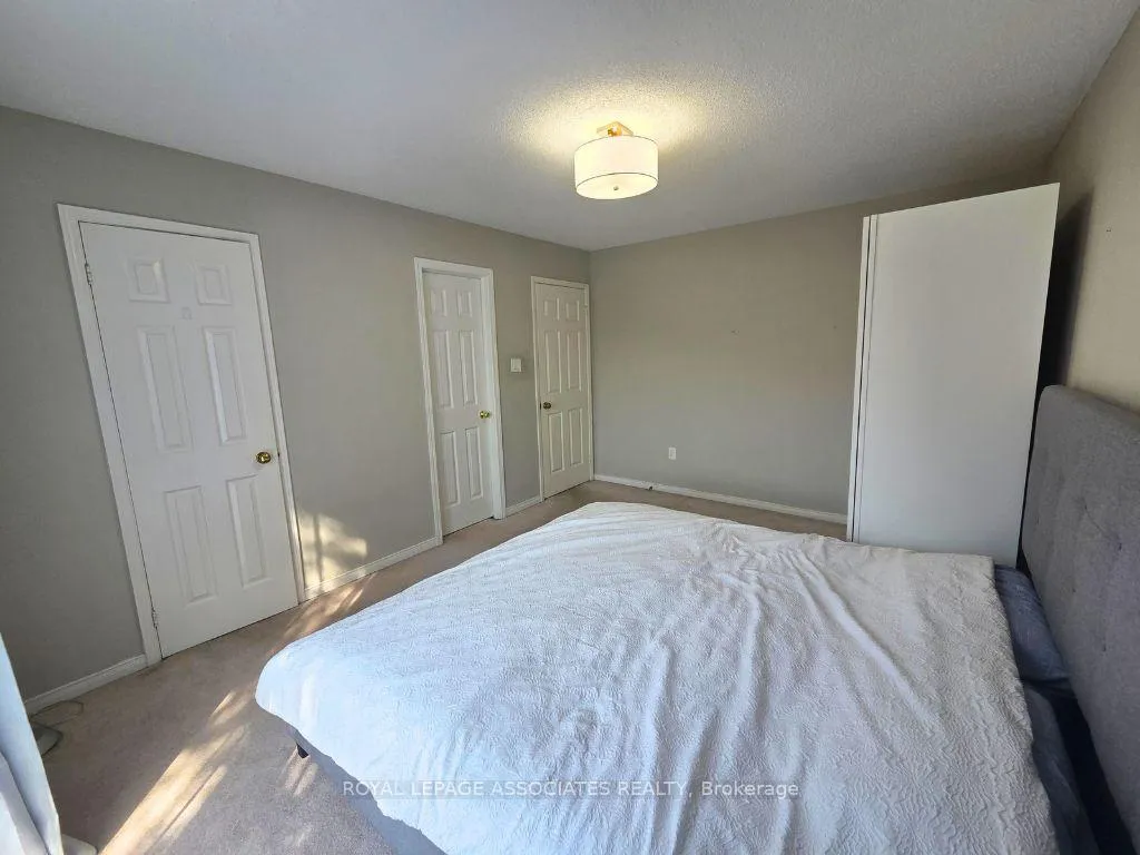 Photo 9 of 1005 Maury Crescent, Pickering, Liverpool — HOMEH