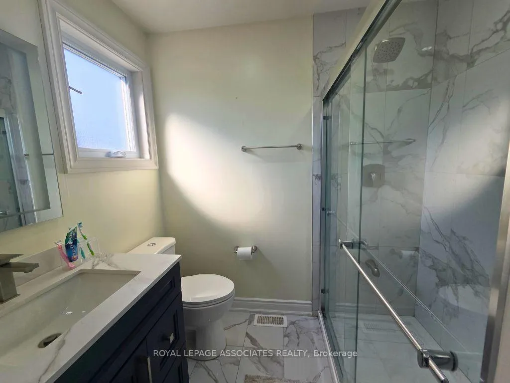 Photo 14 of 1005 Maury Crescent, Pickering, Liverpool — HOMEH