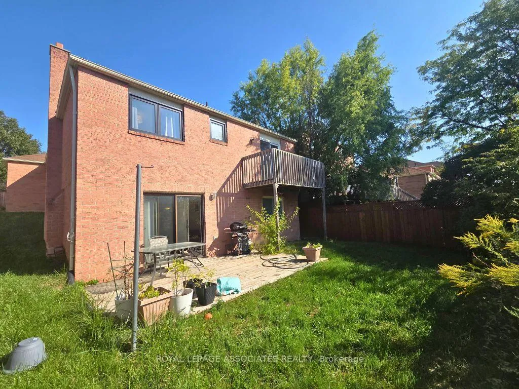 Photo 26 of 1005 Maury Crescent, Pickering, Liverpool — HOMEH