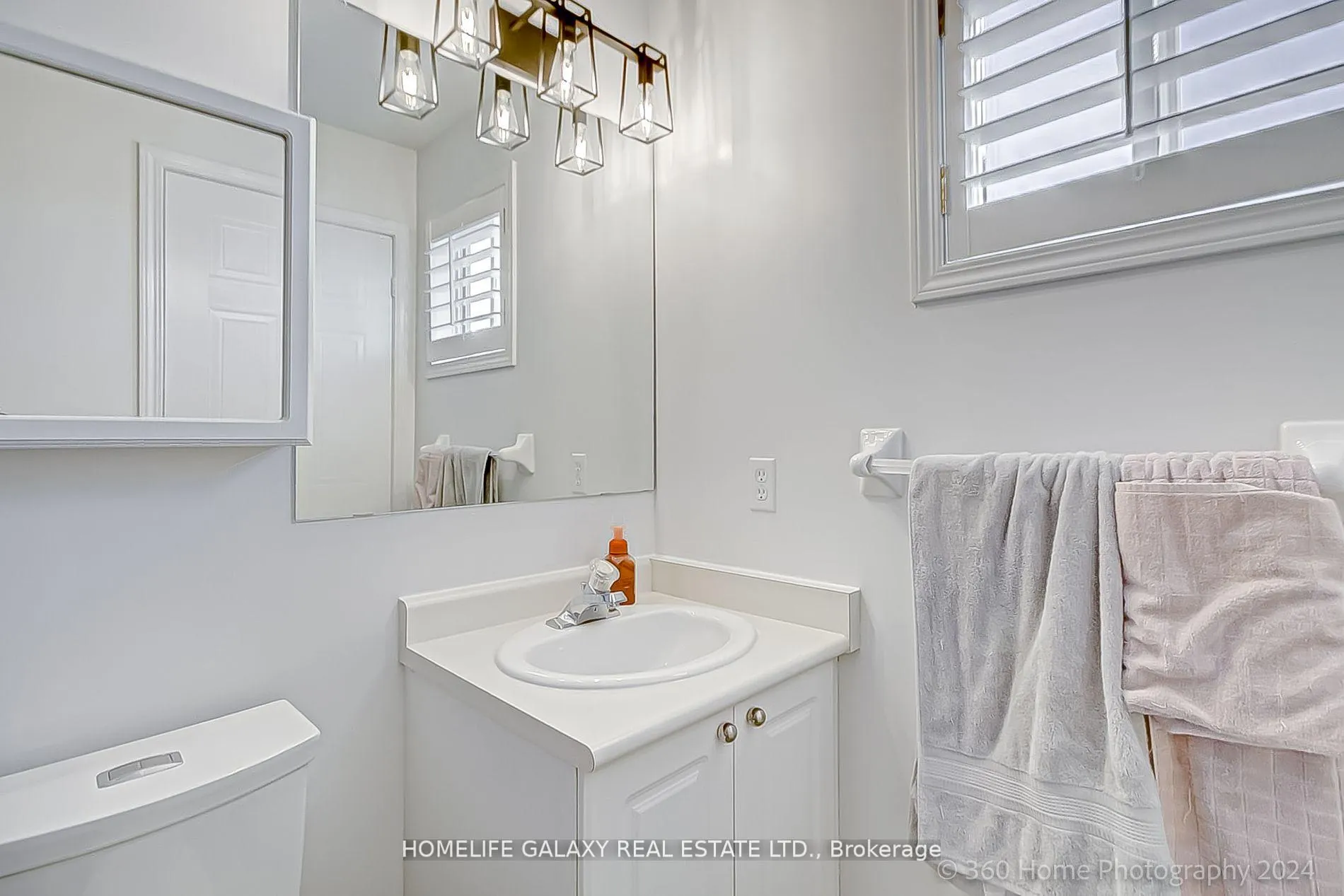 Photo 16 of 37 Point Hope Place, Whitby, Port Whitby — HOMEH
