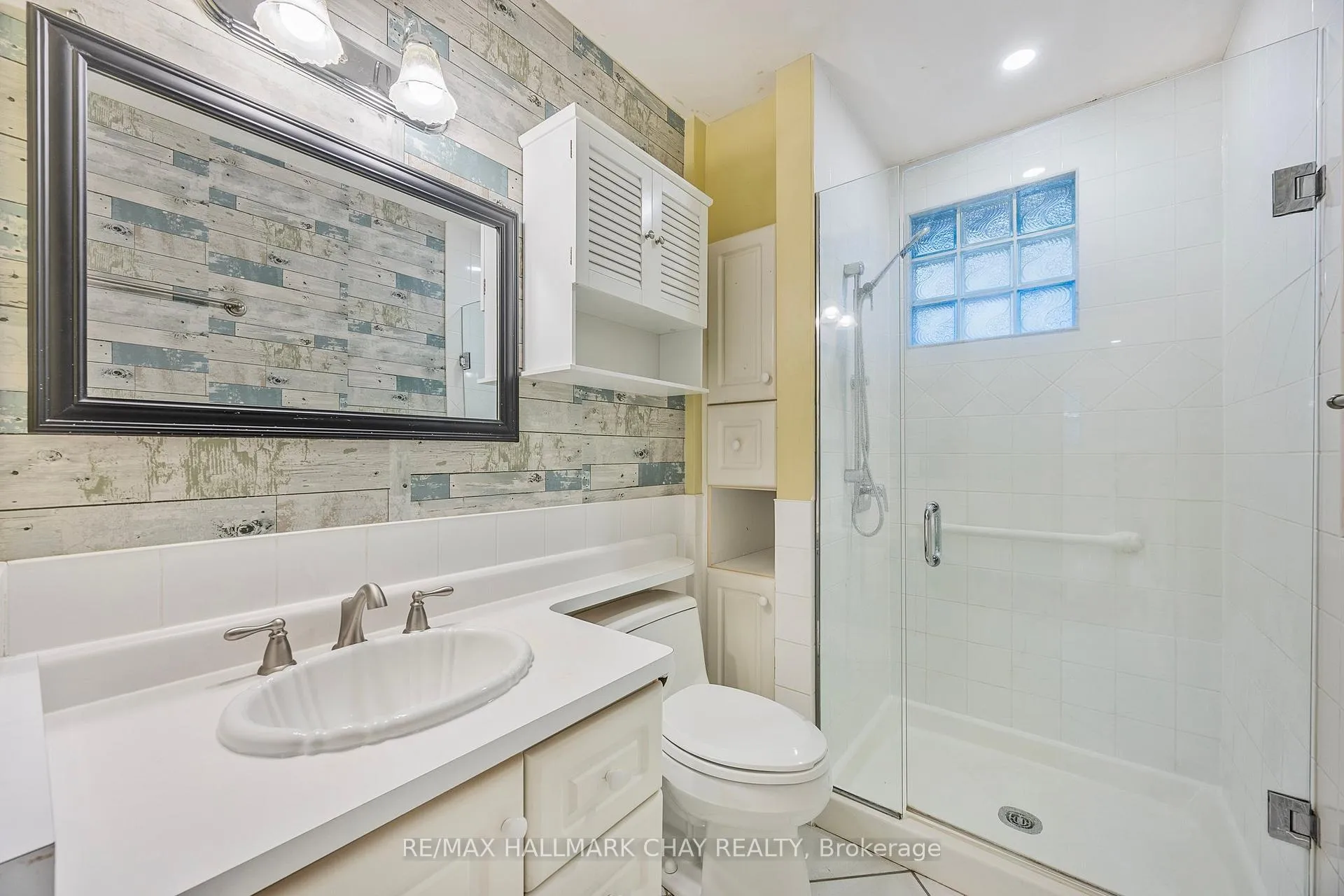 Photo 17 of Unit Upper, 69 Frost Trail, Barrie, Letitia Heights — HOMEH