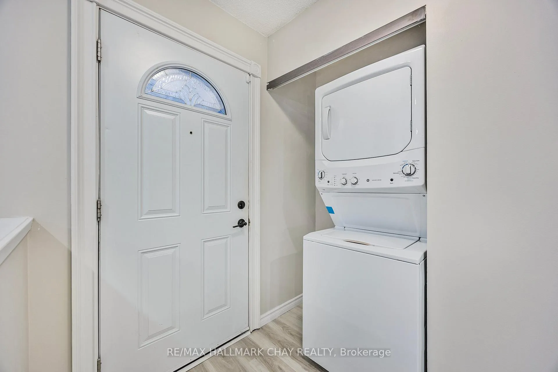 Photo 18 of Unit Upper, 69 Frost Trail, Barrie, Letitia Heights — HOMEH