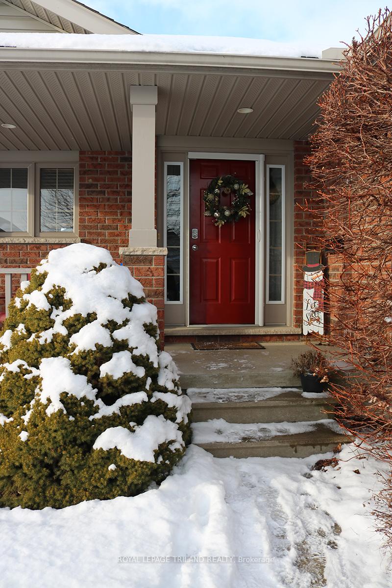 Photo 3 of 76 Shaw Boulevard, Central Elgin, Rural Central Elgin — HOMEH