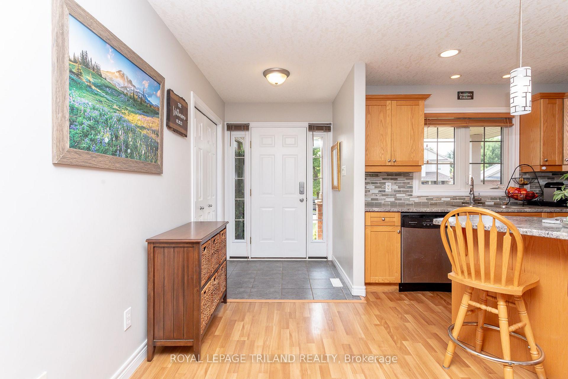 Photo 5 of 76 Shaw Boulevard, Central Elgin, Rural Central Elgin — HOMEH