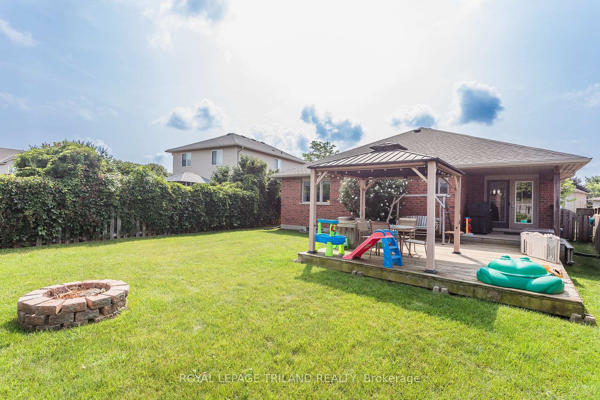 Photo 35 of 76 Shaw Boulevard, Central Elgin, Rural Central Elgin — HOMEH