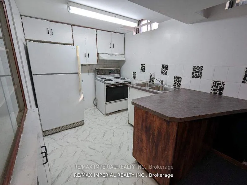Photo 12 of 145 Risebrough Circuit, Markham, Milliken Mills West — HOMEH