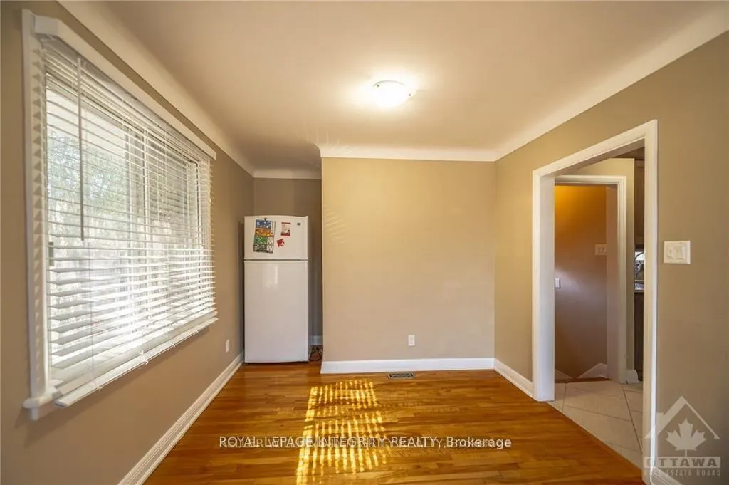 Photo 8 of 147 Oakridge Boulevard, Ottawa, Meadowlands/Crestview — HOMEH
