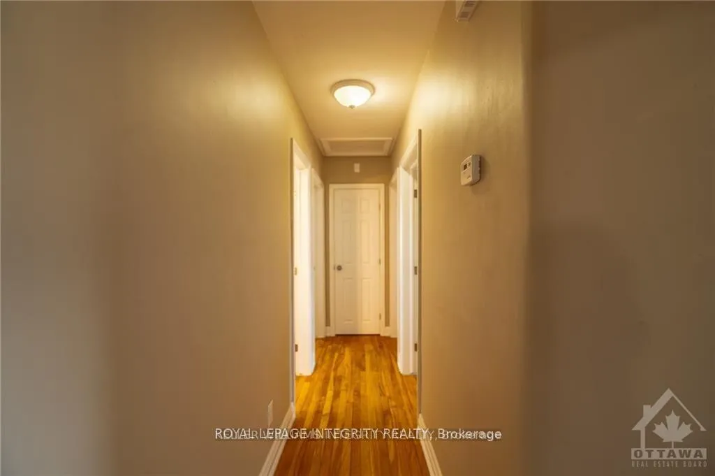 Photo 9 of 147 Oakridge Boulevard, Ottawa, Meadowlands/Crestview — HOMEH