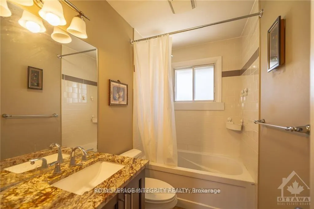 Photo 13 of 147 Oakridge Boulevard, Ottawa, Meadowlands/Crestview — HOMEH