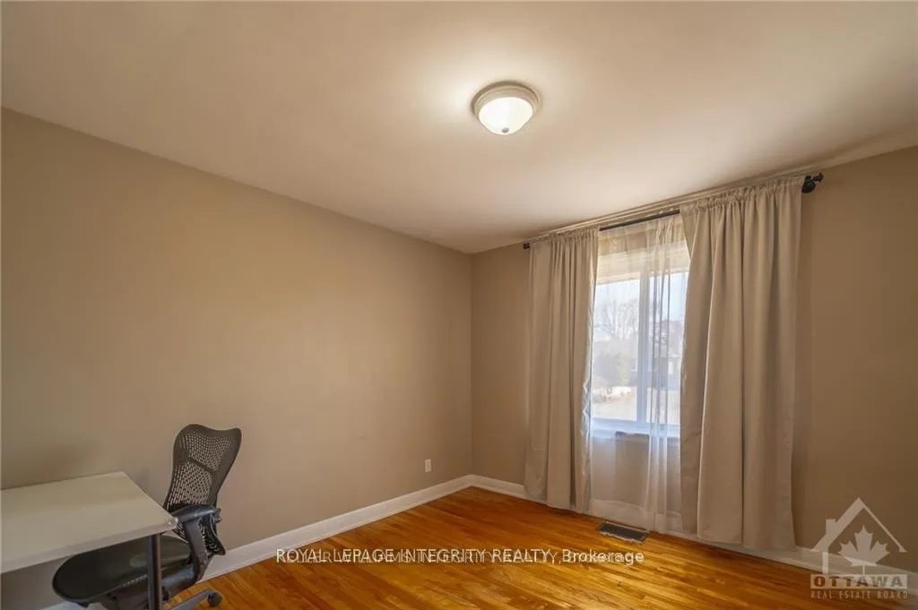 Photo 16 of 147 Oakridge Boulevard, Ottawa, Meadowlands/Crestview — HOMEH