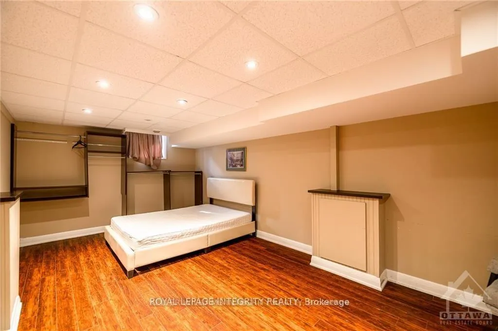 Photo 21 of 147 Oakridge Boulevard, Ottawa, Meadowlands/Crestview — HOMEH