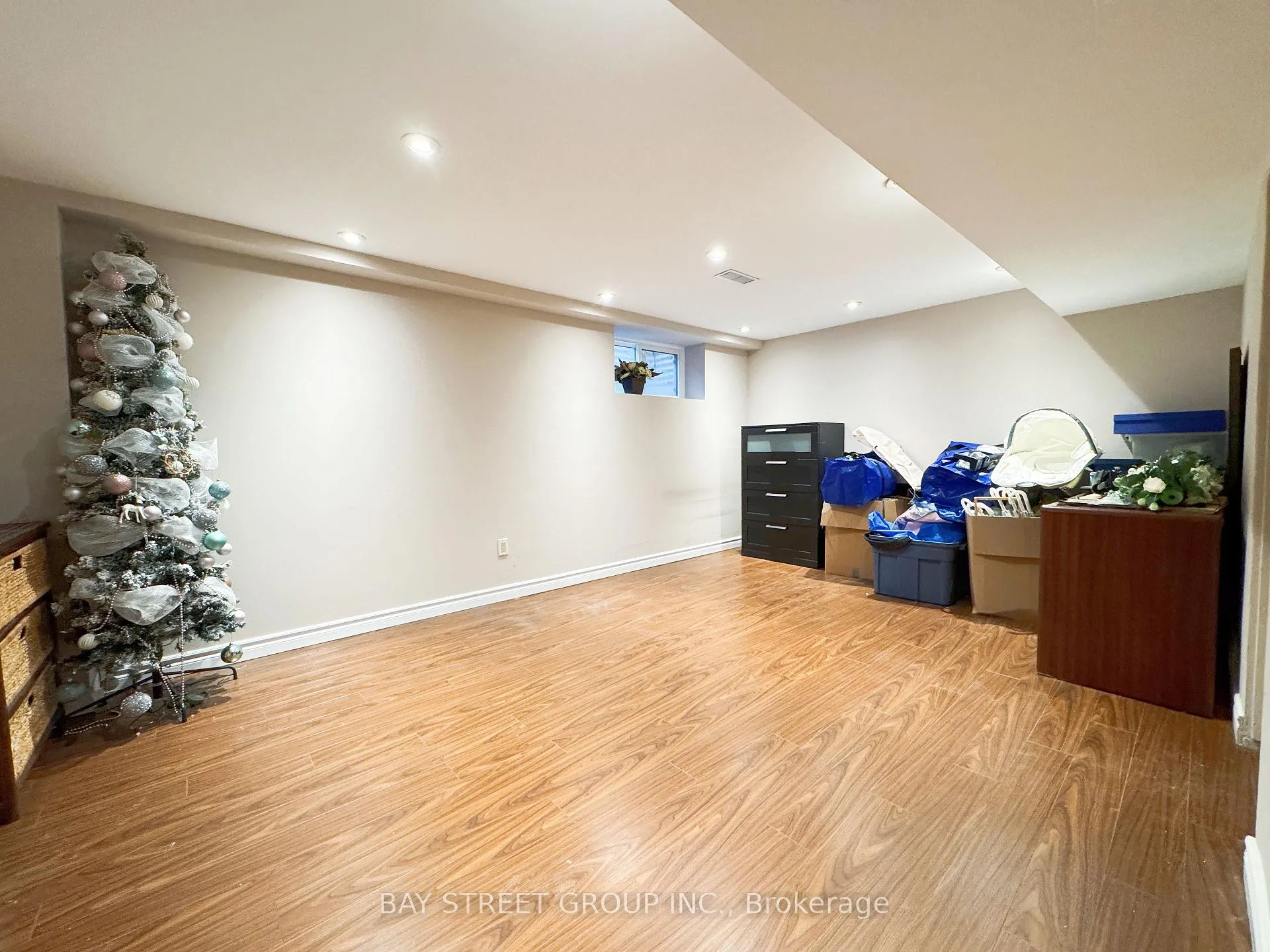 Photo 24 of 31 King Richard Court, Markham, Bullock — HOMEH