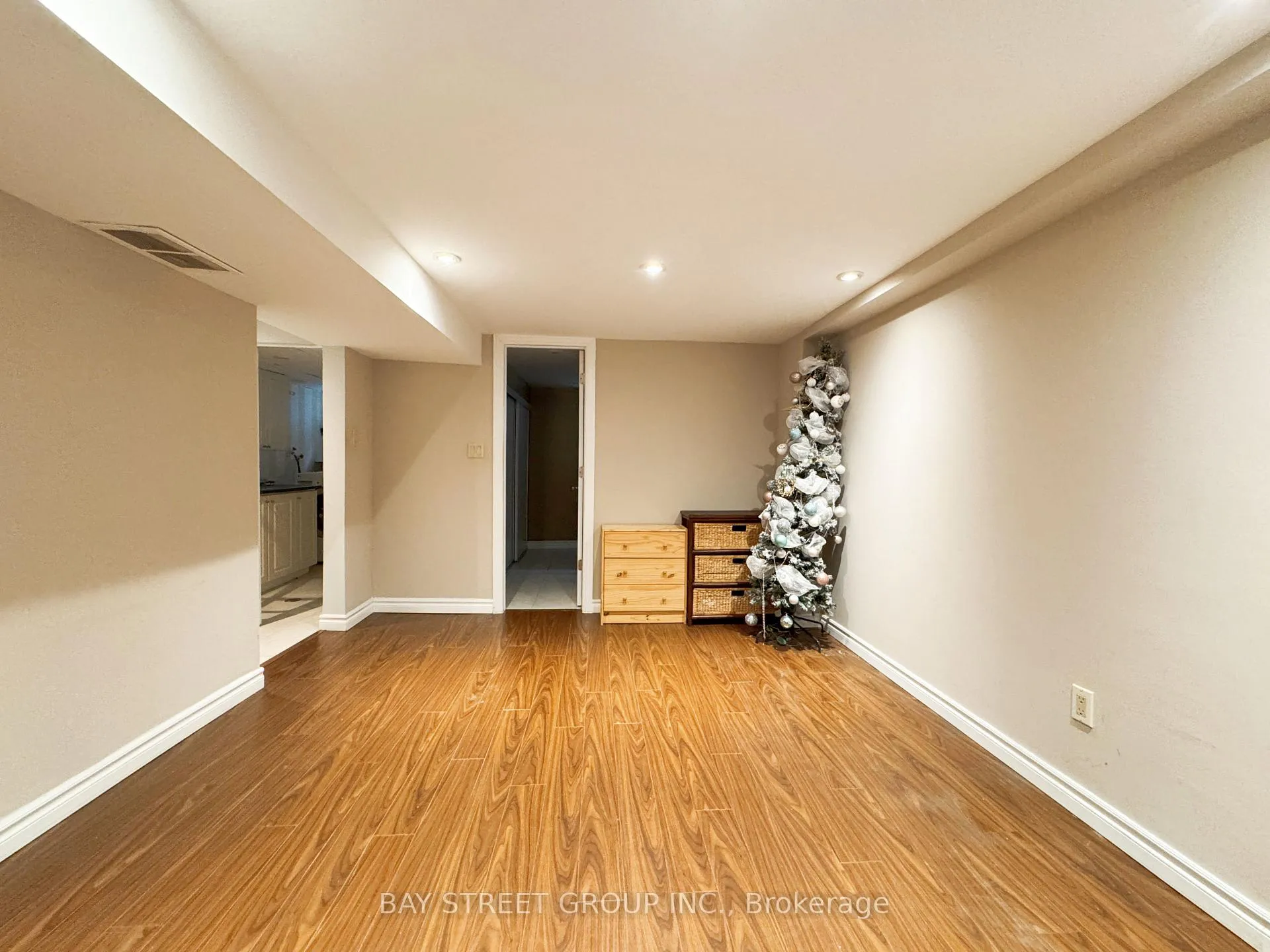 Photo 25 of 31 King Richard Court, Markham, Bullock — HOMEH