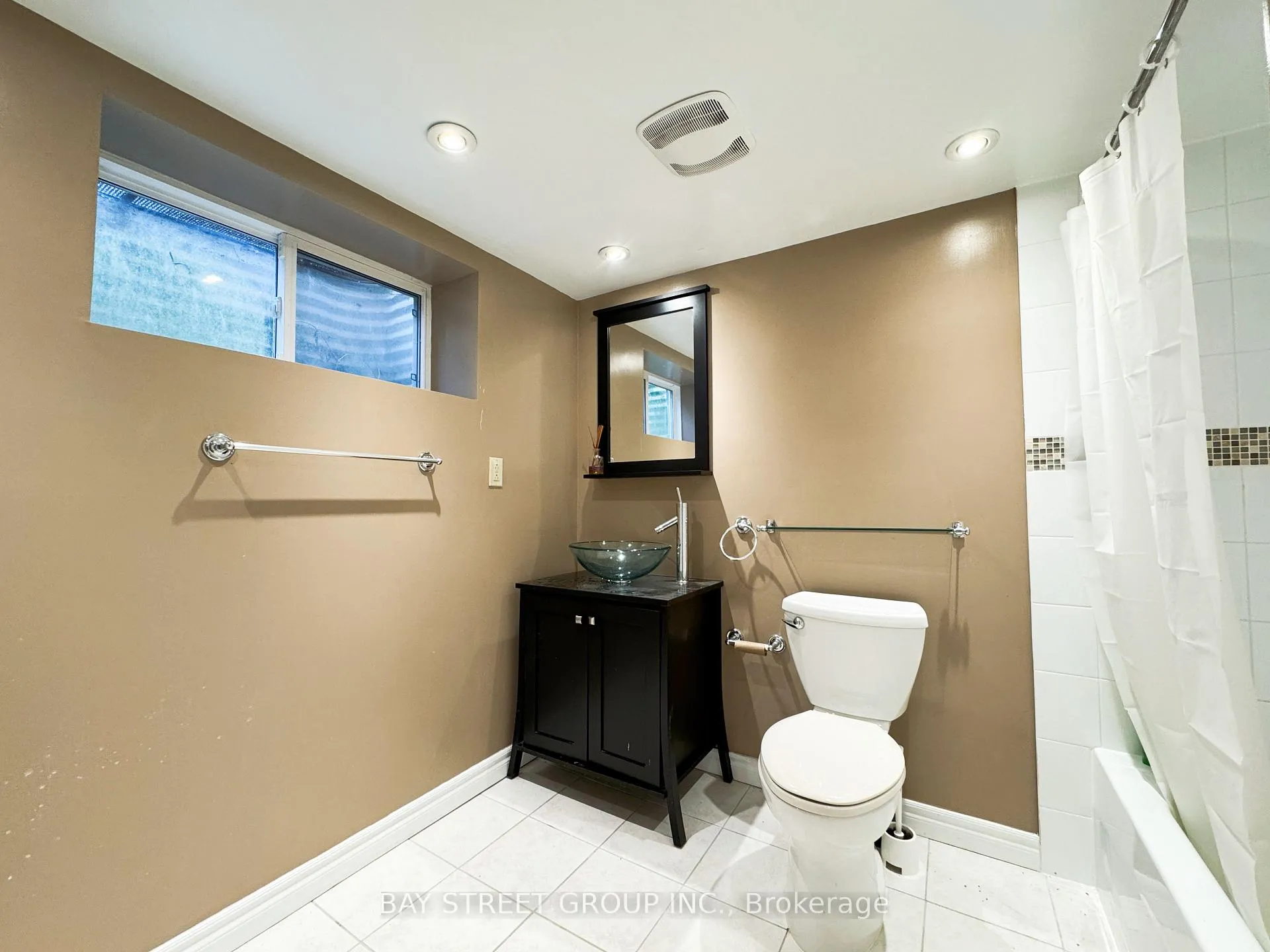 Photo 27 of 31 King Richard Court, Markham, Bullock — HOMEH