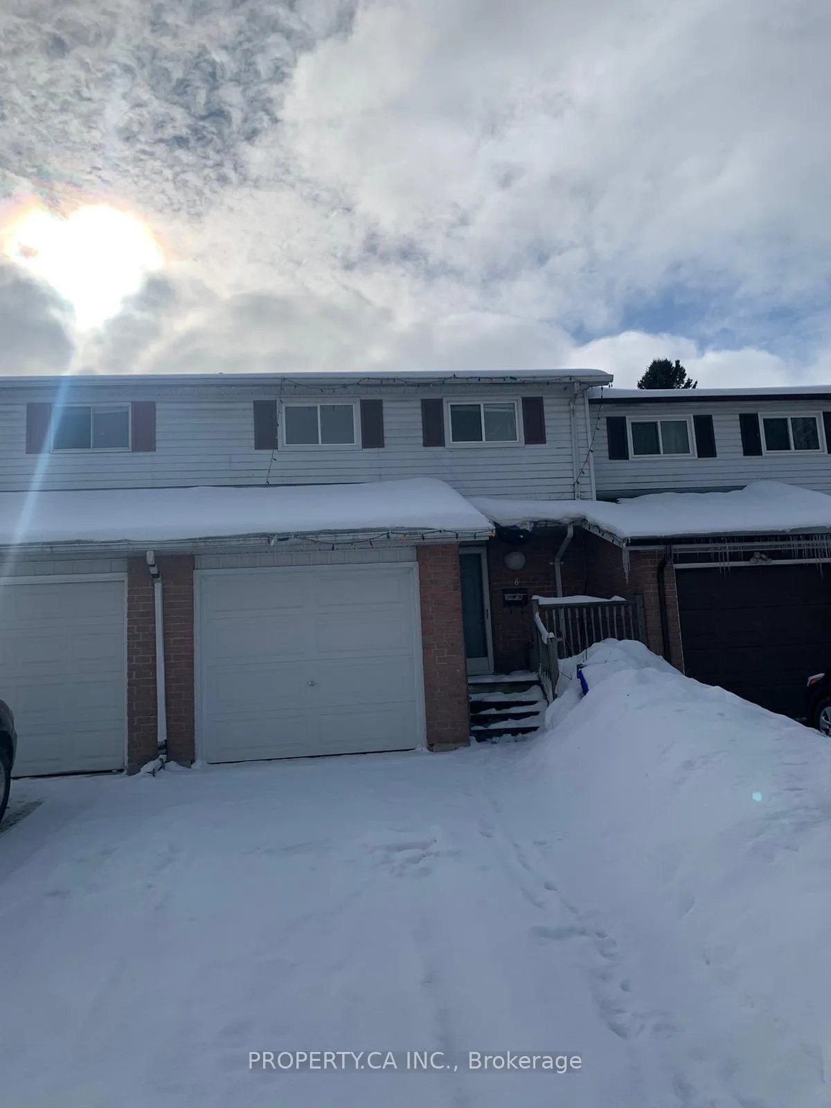Photo 2 of 58 Scott Crescent, Barrie, 400 North — HOMEH