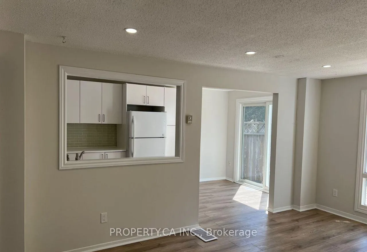 Photo 6 of 58 Scott Crescent, Barrie, 400 North — HOMEH