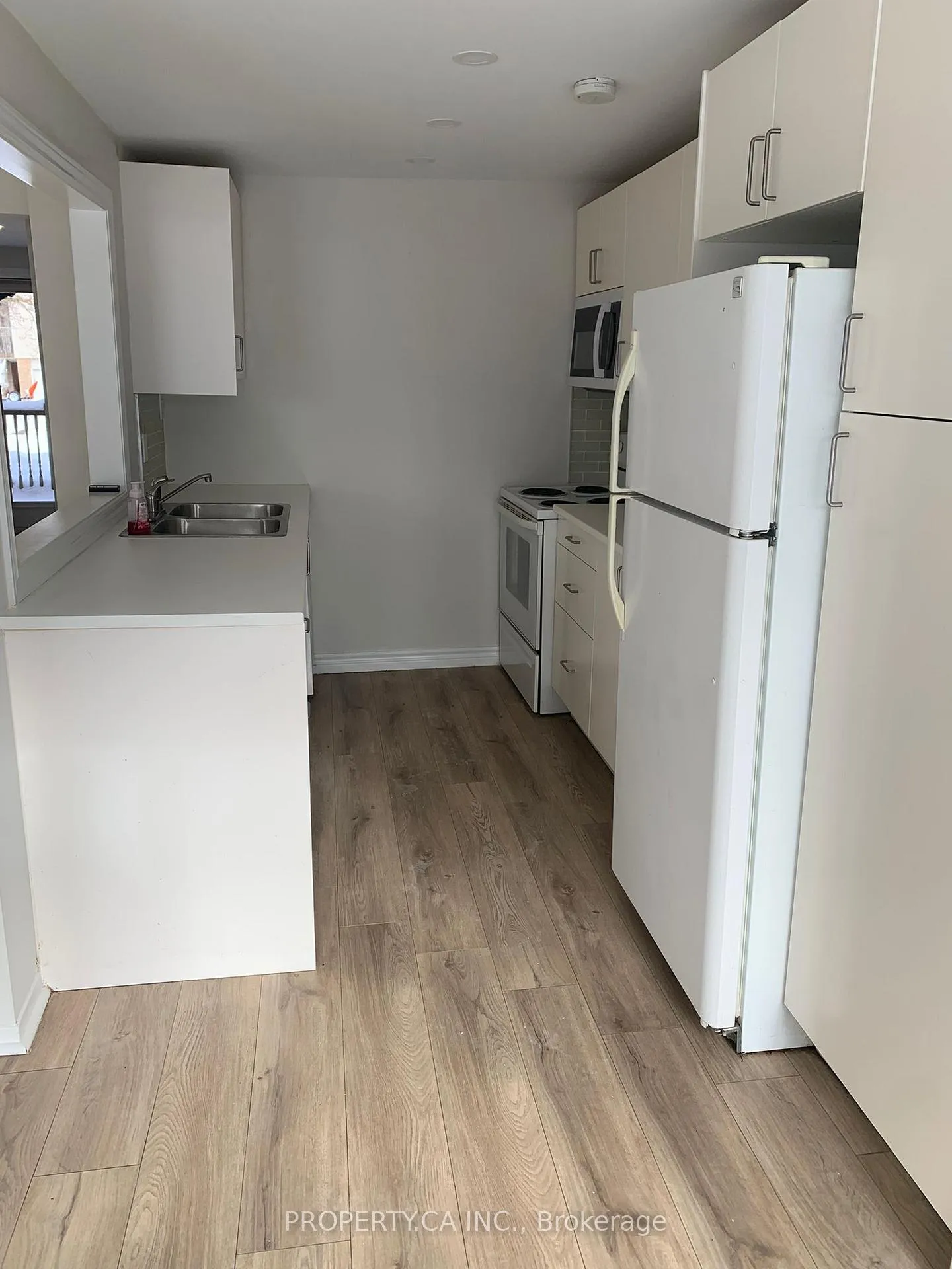 Photo 8 of 58 Scott Crescent, Barrie, 400 North — HOMEH