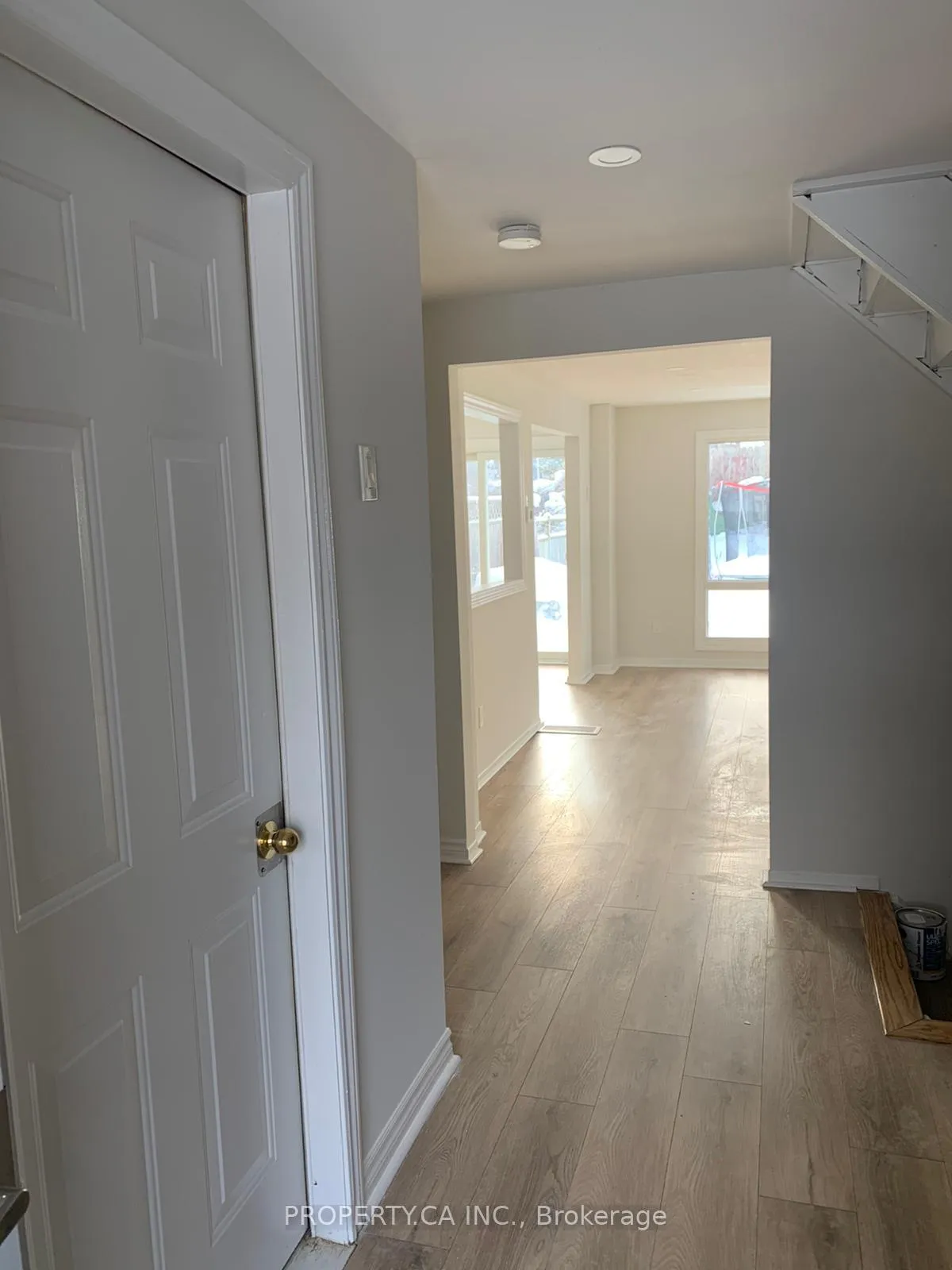 Photo 9 of 58 Scott Crescent, Barrie, 400 North — HOMEH