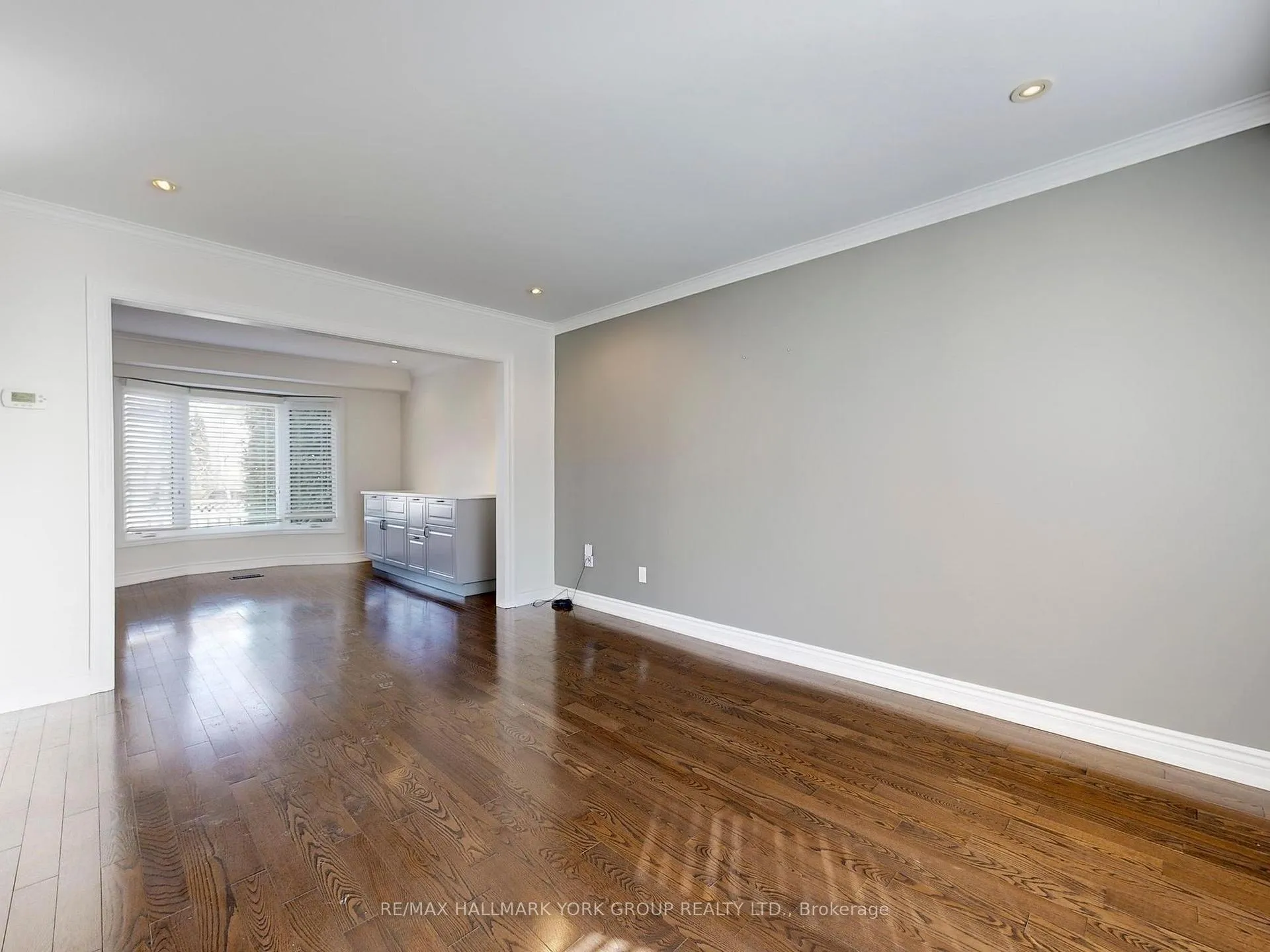Photo 7 of 42 Buchanan Crescent, Aurora, Aurora Village — HOMEH