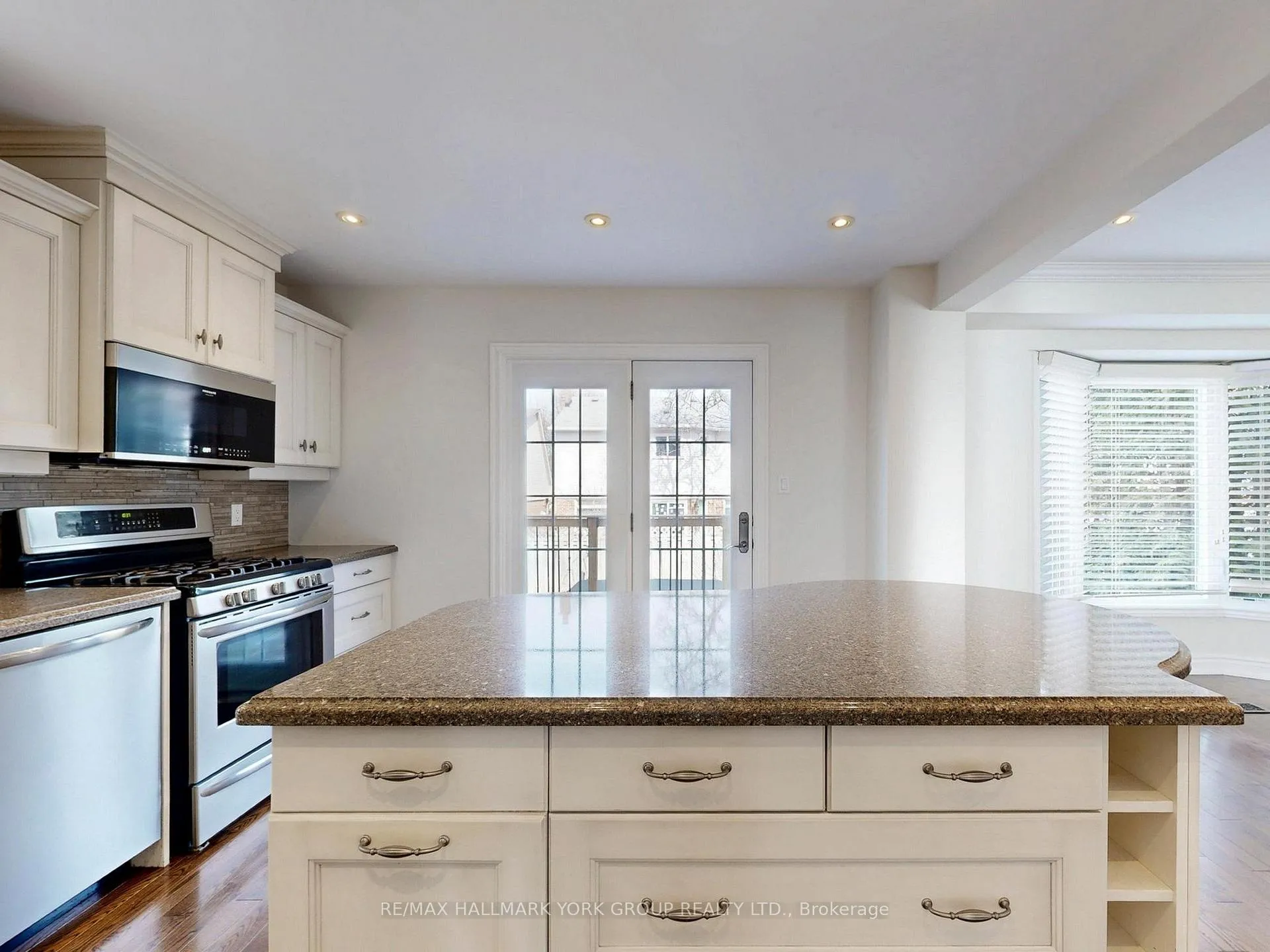 Photo 13 of 42 Buchanan Crescent, Aurora, Aurora Village — HOMEH