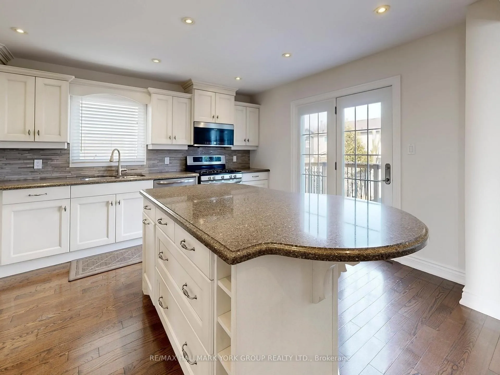 Photo 14 of 42 Buchanan Crescent, Aurora, Aurora Village — HOMEH