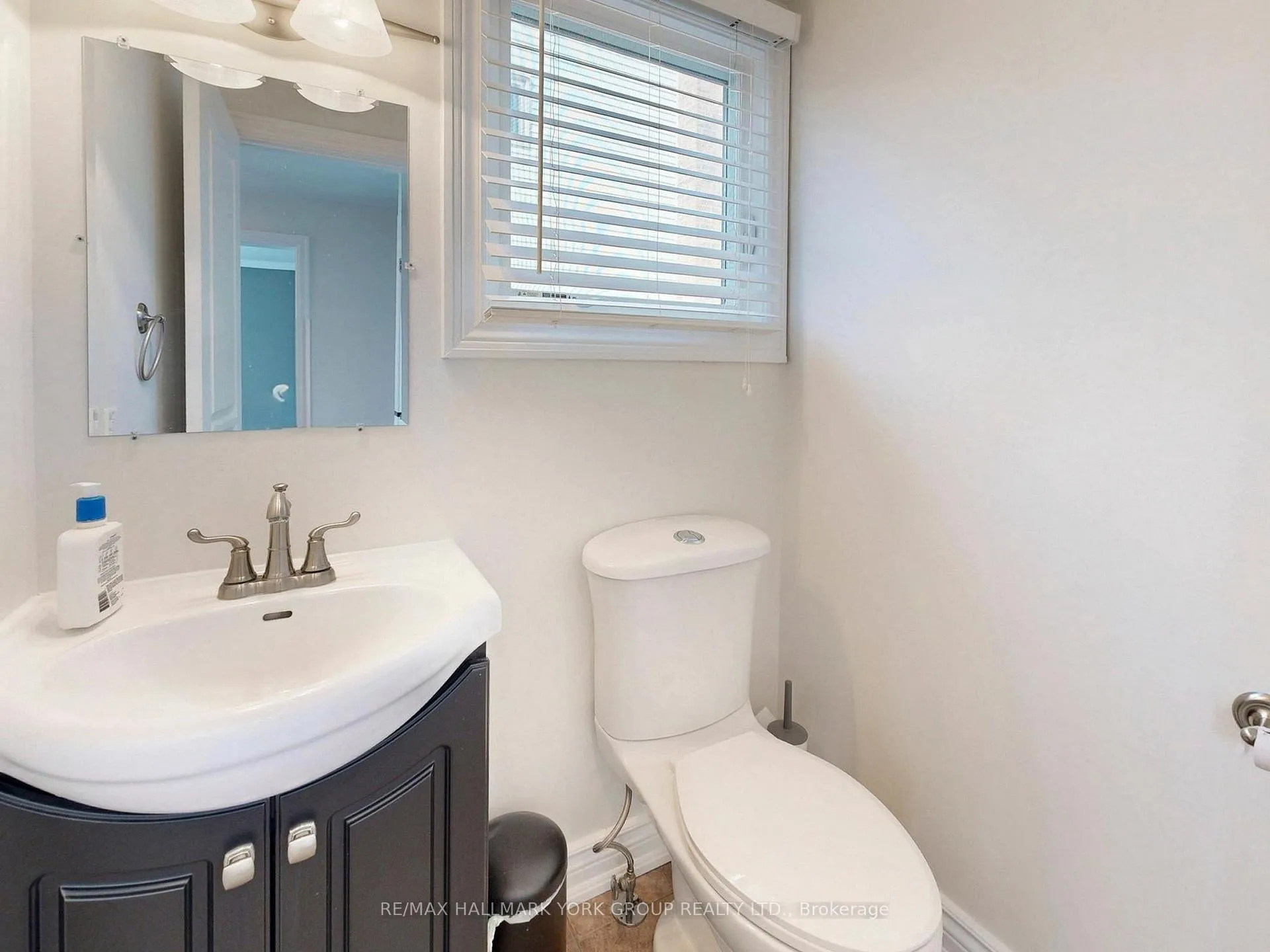 Photo 17 of 42 Buchanan Crescent, Aurora, Aurora Village — HOMEH