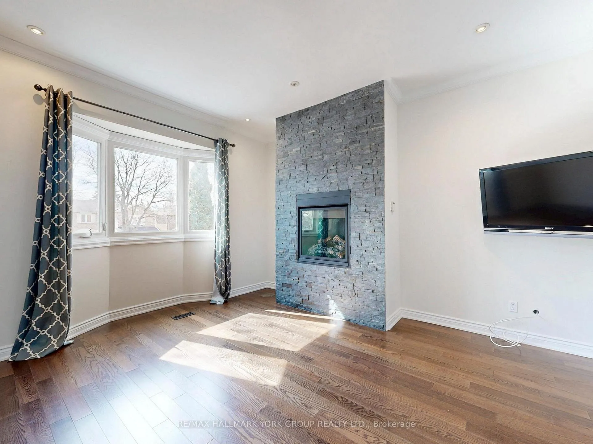 Photo 19 of 42 Buchanan Crescent, Aurora, Aurora Village — HOMEH