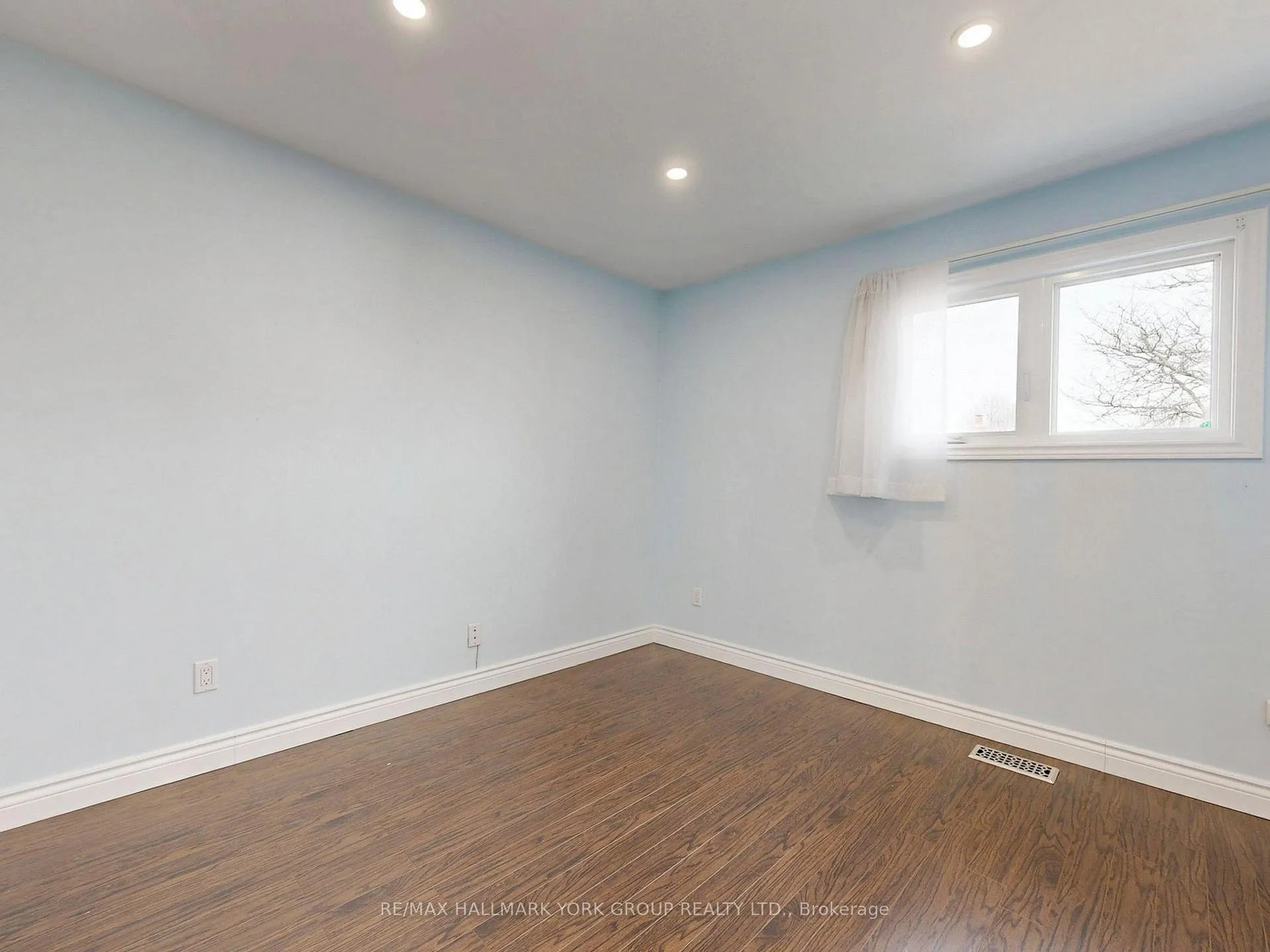 Photo 23 of 42 Buchanan Crescent, Aurora, Aurora Village — HOMEH