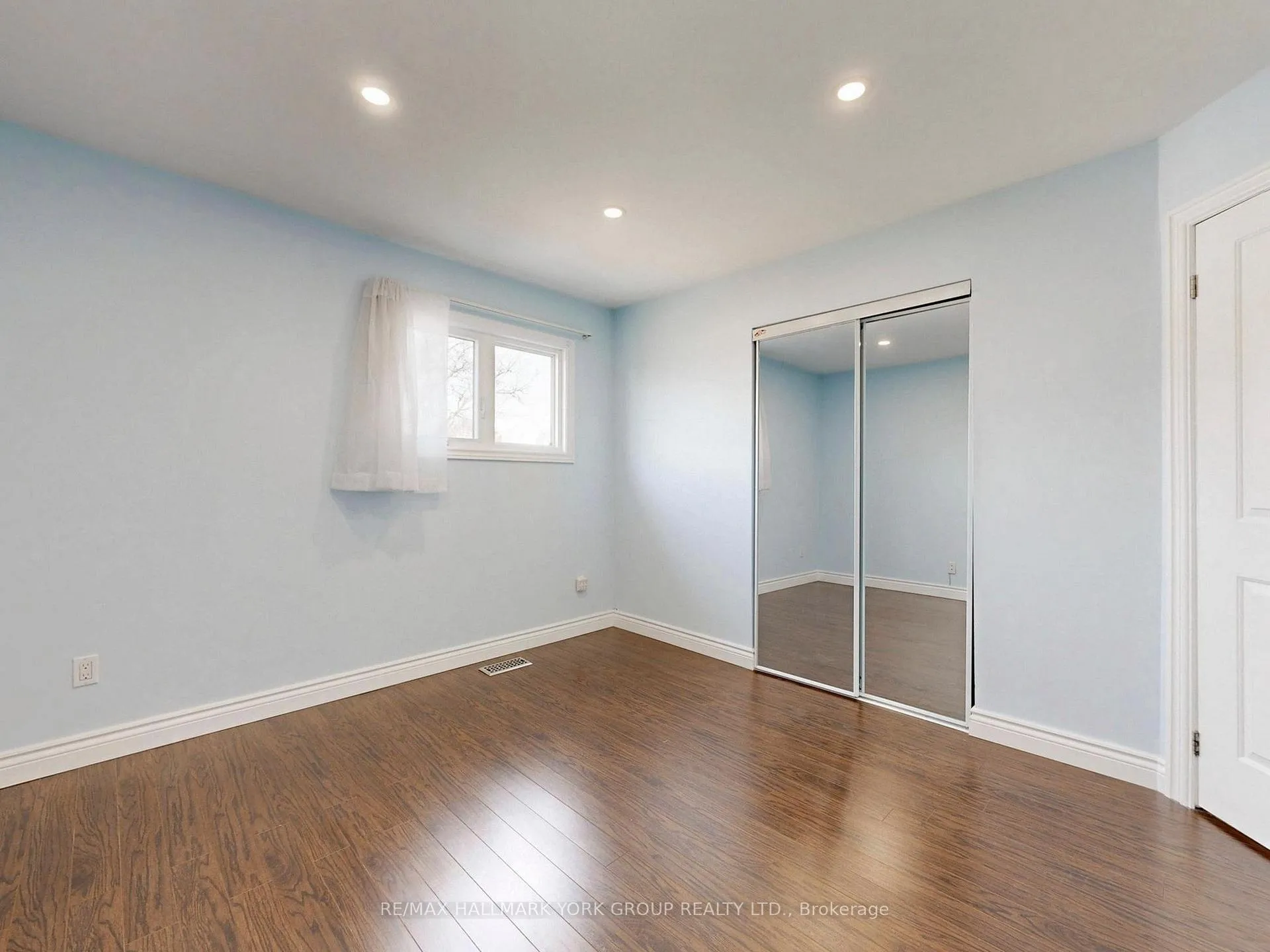 Photo 24 of 42 Buchanan Crescent, Aurora, Aurora Village — HOMEH