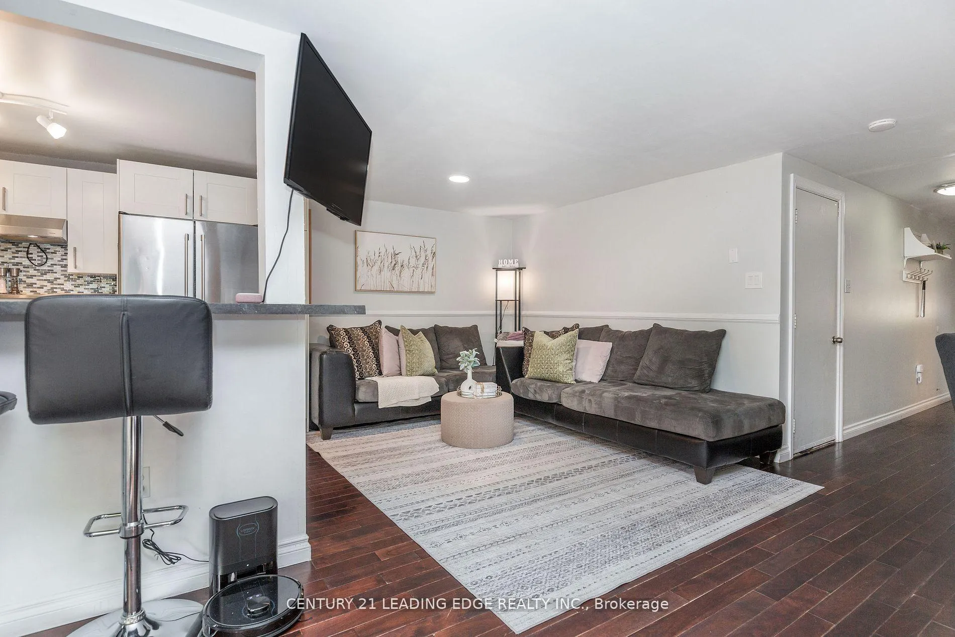 Photo 3 of 14 Quail Crescent, Barrie, Ardagh — HOMEH