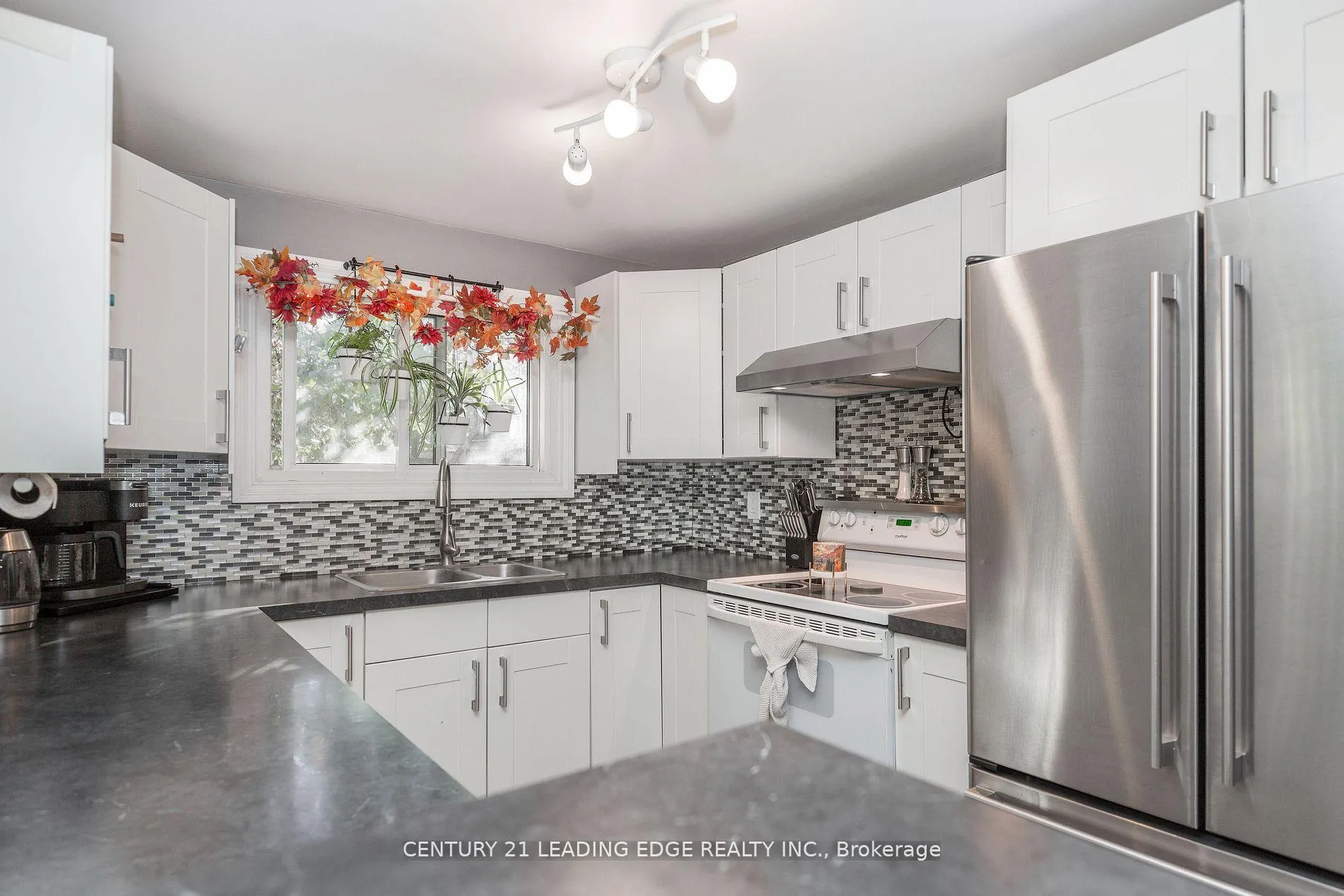 Photo 8 of 14 Quail Crescent, Barrie, Ardagh — HOMEH