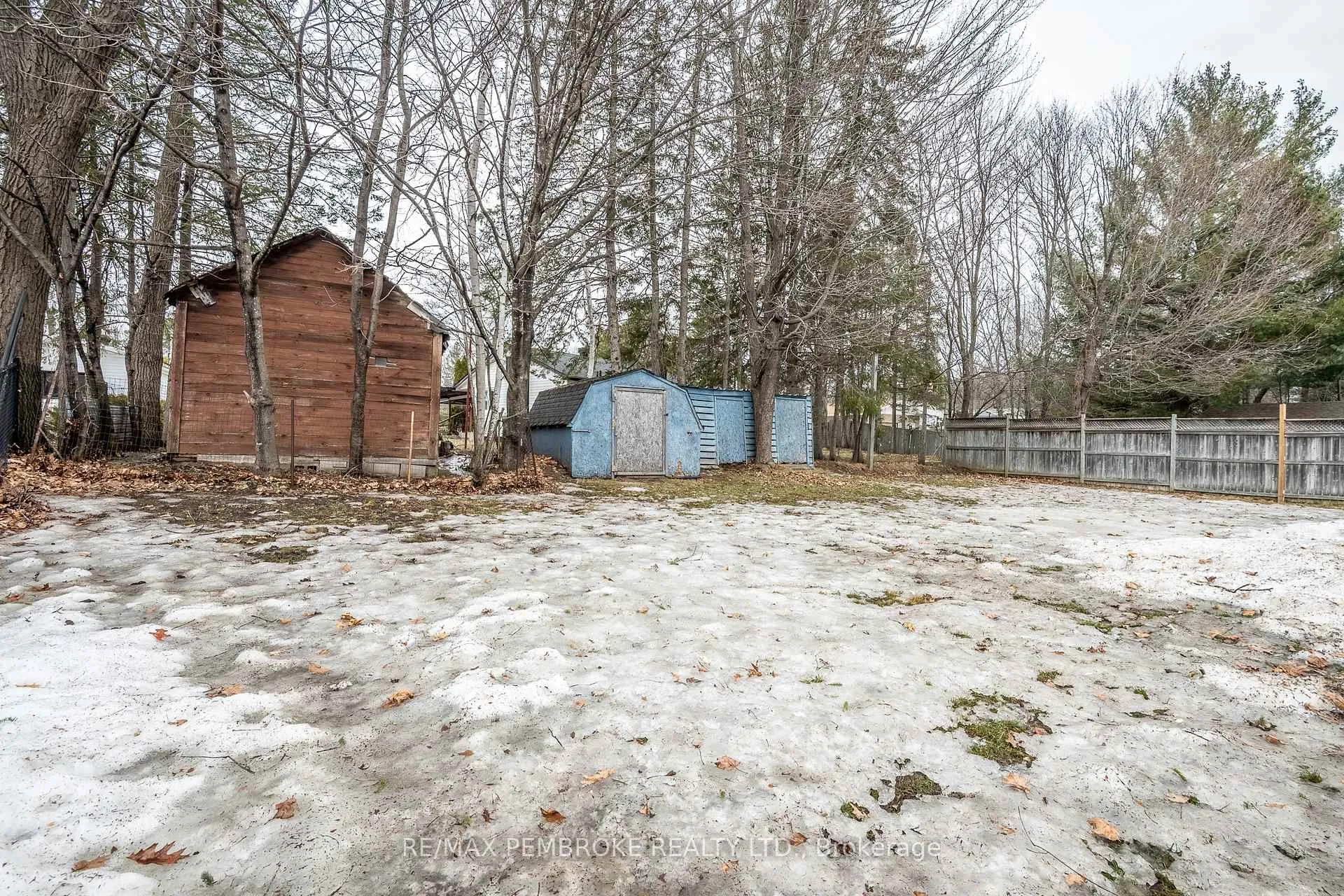 Photo 4 of 24 Earl Street, Petawawa — HOMEH