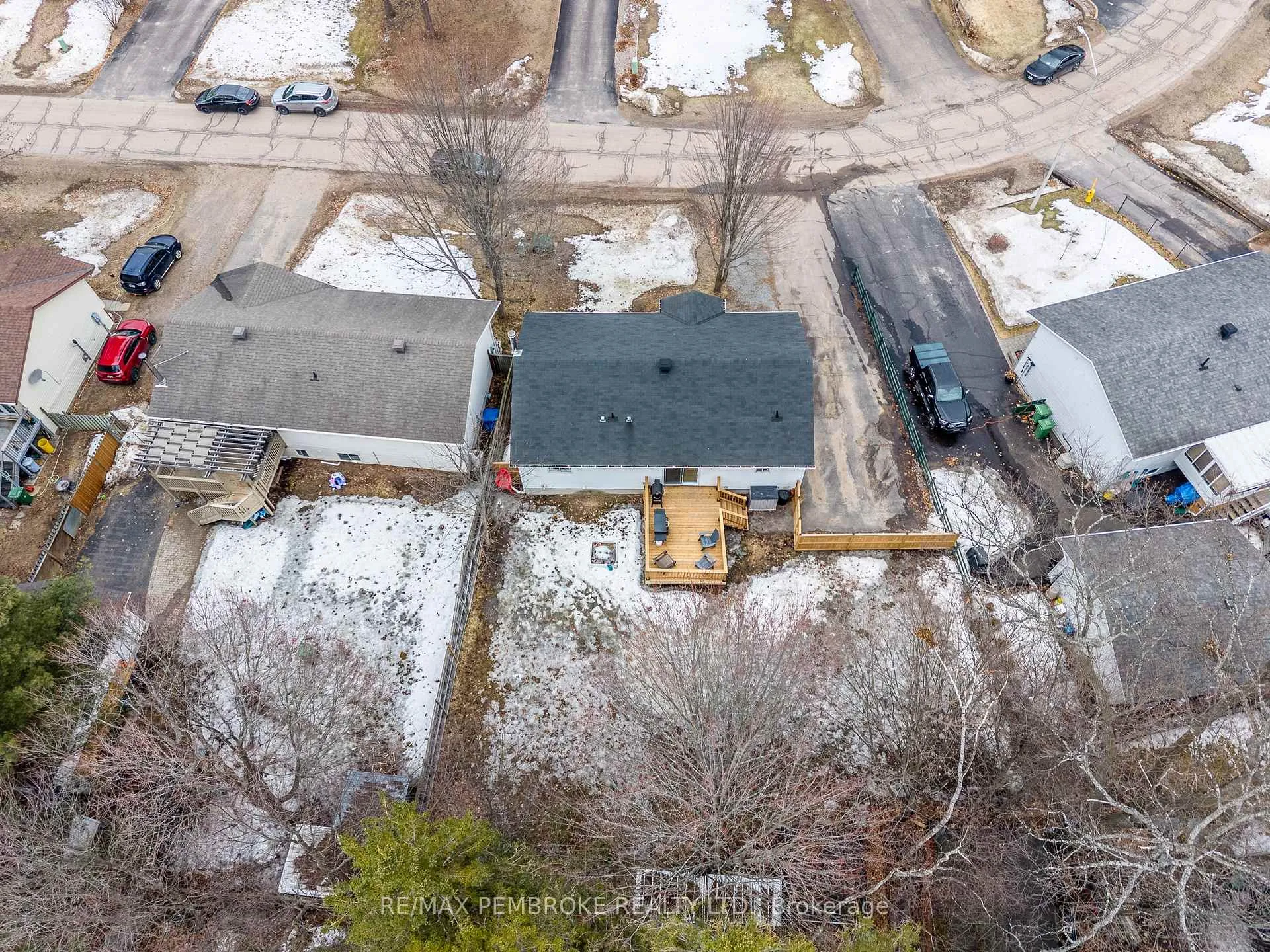Photo 11 of 24 Earl Street, Petawawa — HOMEH