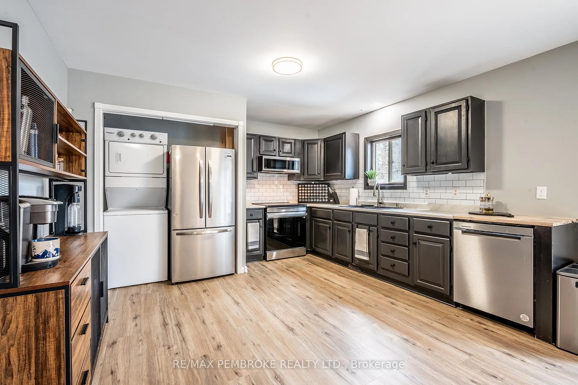 Photo 19 of 24 Earl Street, Petawawa — HOMEH