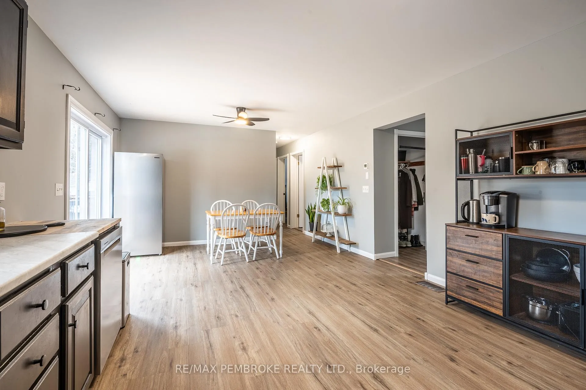 Photo 22 of 24 Earl Street, Petawawa — HOMEH