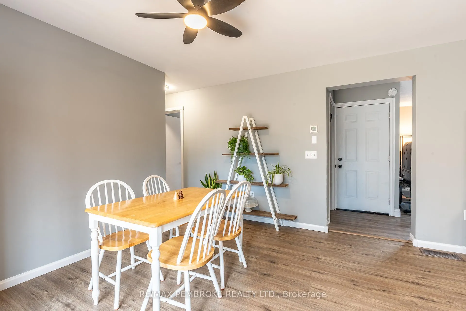 Photo 23 of 24 Earl Street, Petawawa — HOMEH