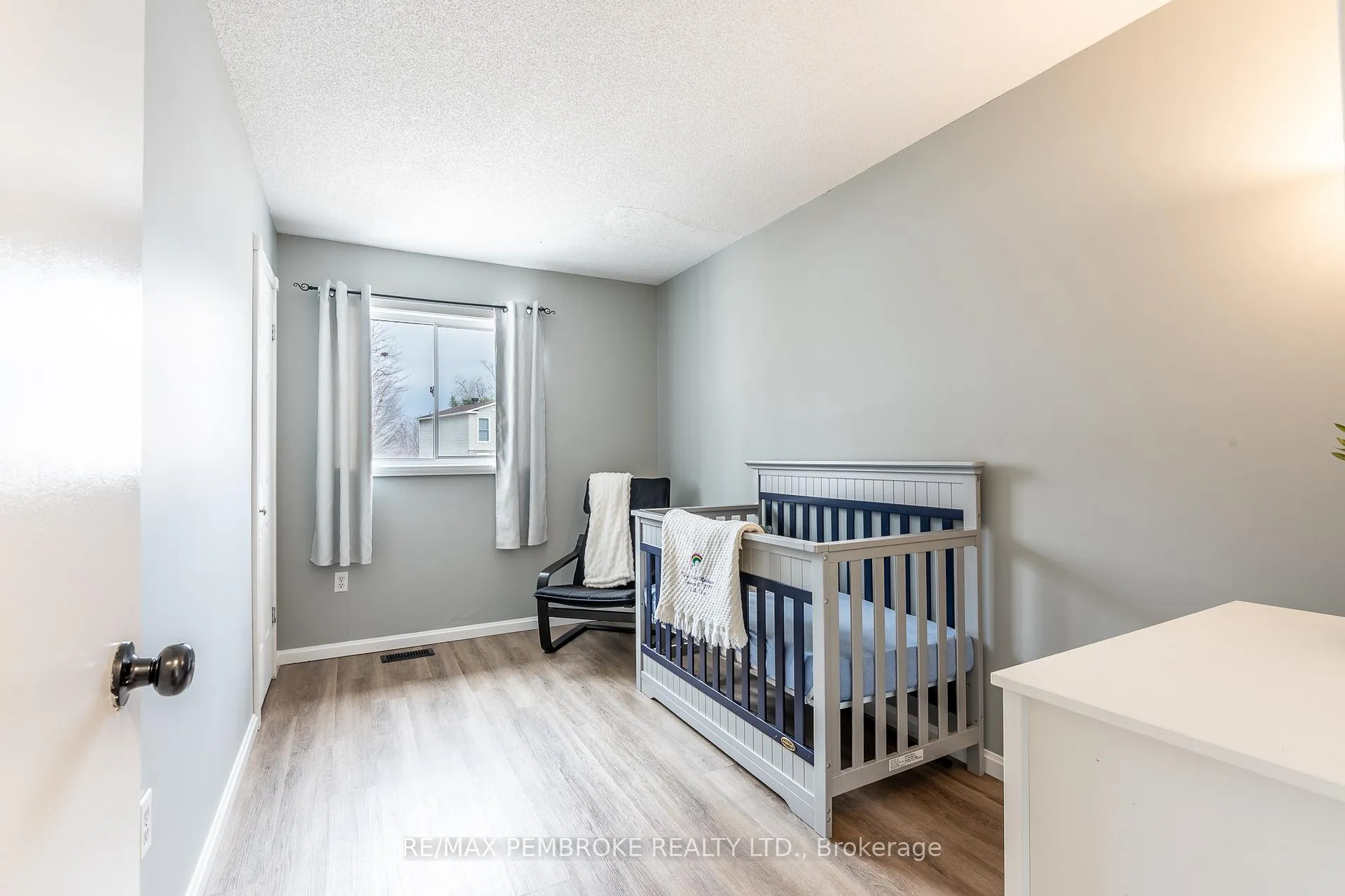 Photo 26 of 24 Earl Street, Petawawa — HOMEH