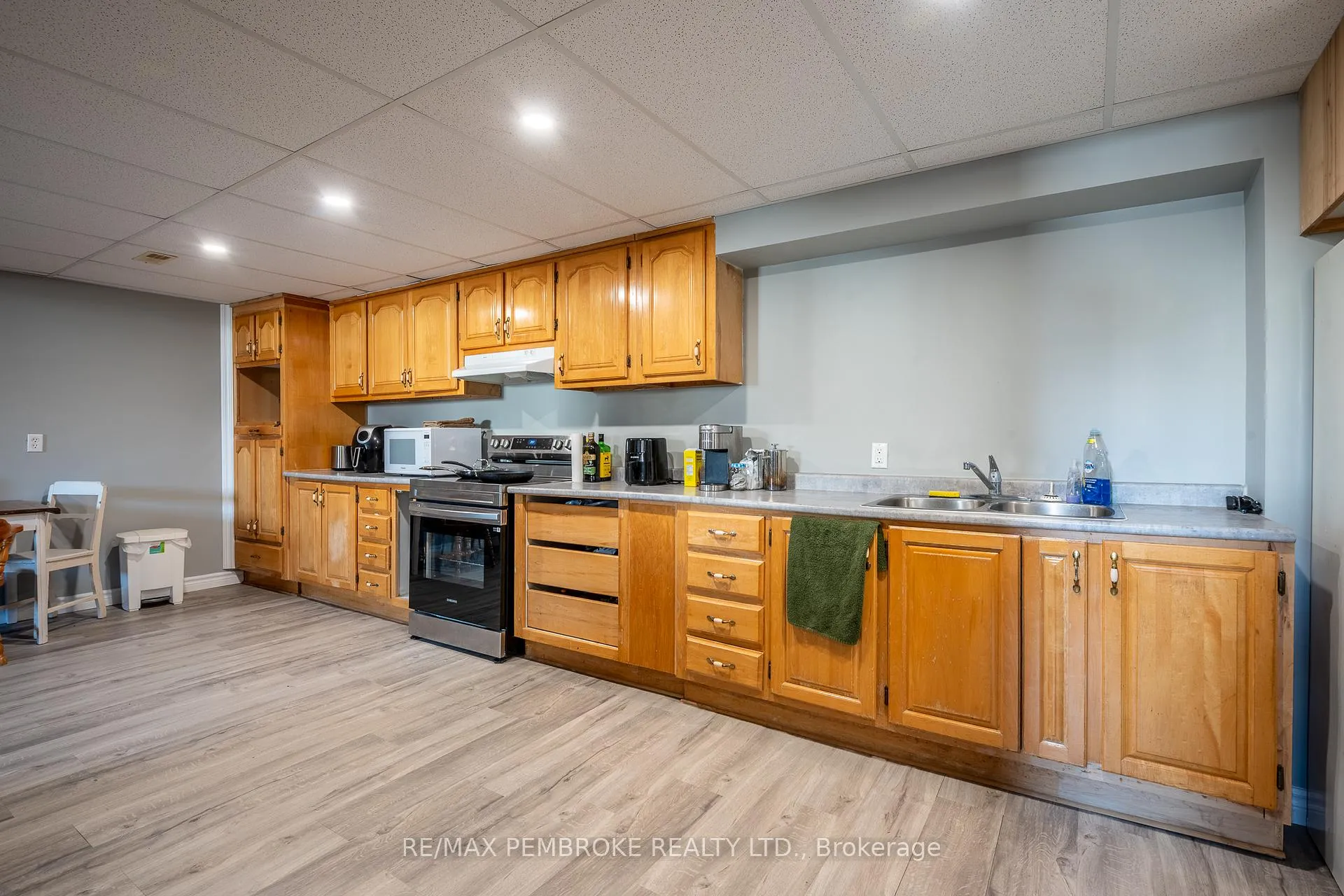 Photo 33 of 24 Earl Street, Petawawa — HOMEH