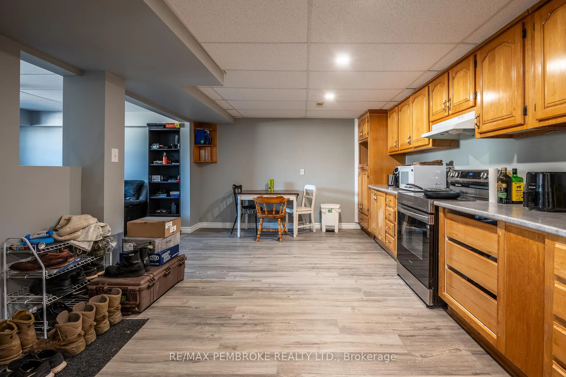 Photo 34 of 24 Earl Street, Petawawa — HOMEH