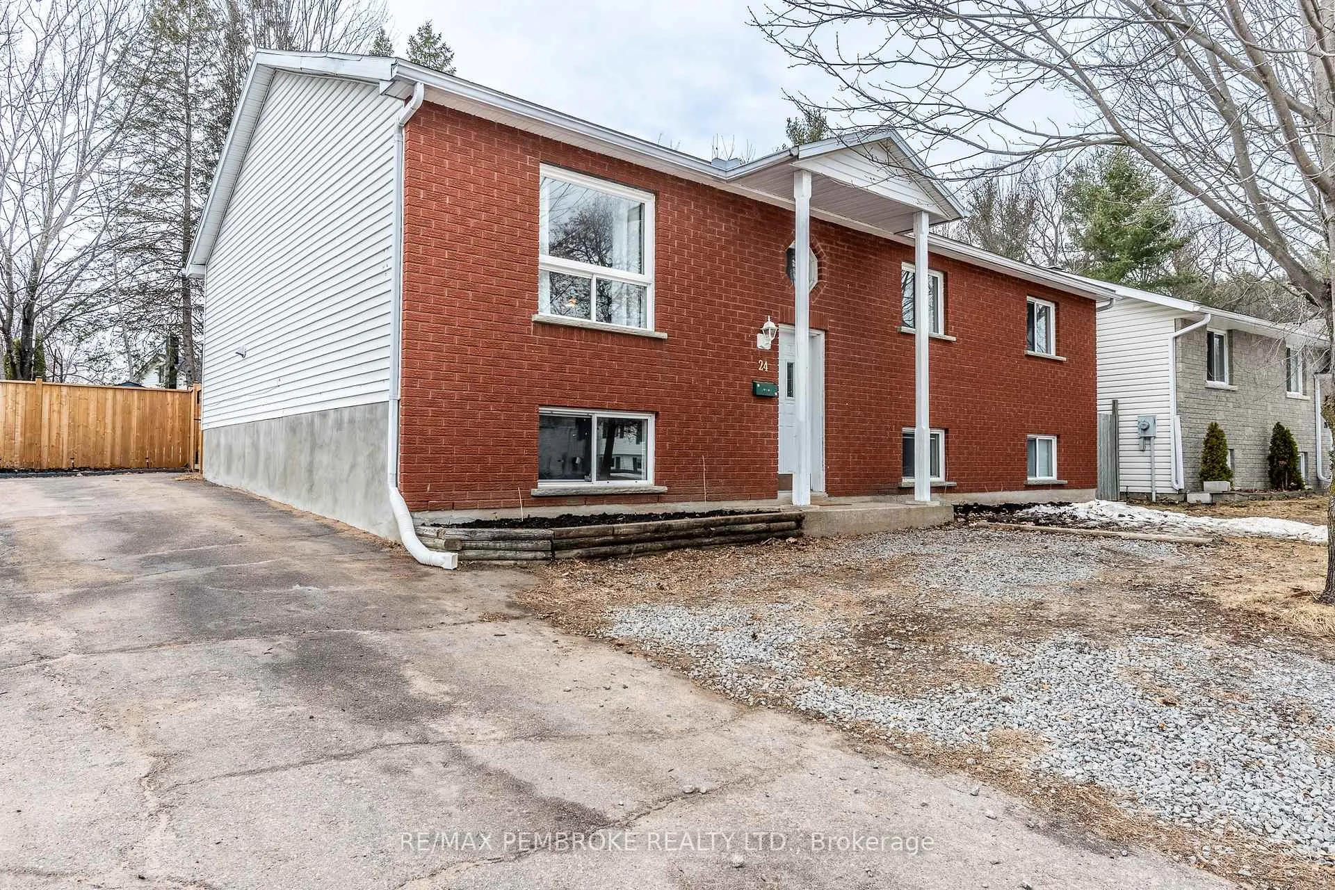 Photo 42 of 24 Earl Street, Petawawa — HOMEH
