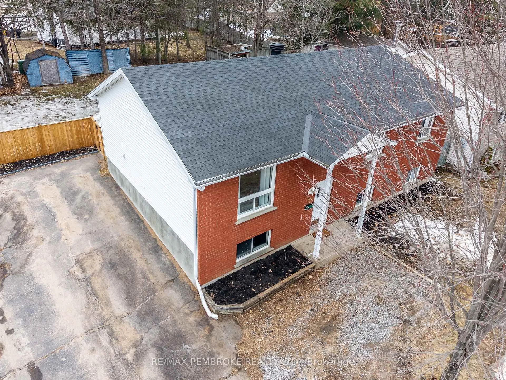 Photo 43 of 24 Earl Street, Petawawa — HOMEH