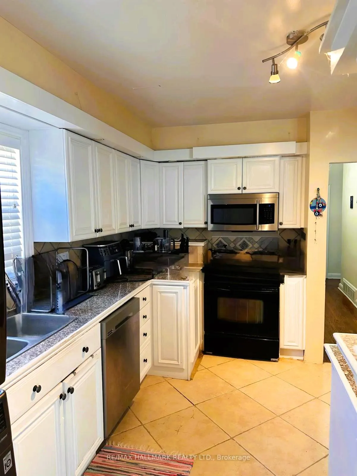 Photo 9 of 351 Osiris Drive, Richmond Hill, Crosby — HOMEH