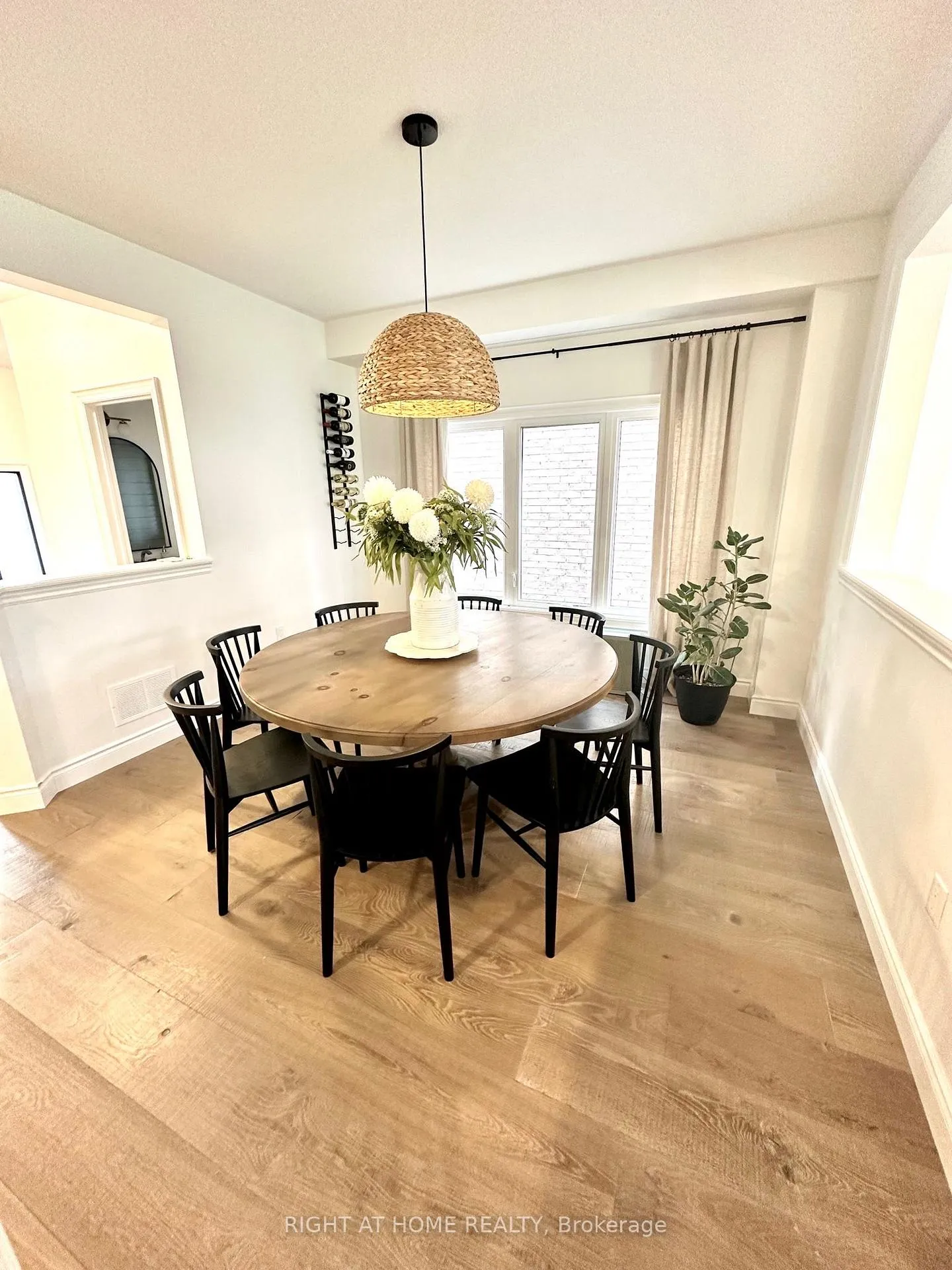 Photo 4 of 1536 Dunedin Crescent, Oshawa, Taunton — HOMEH